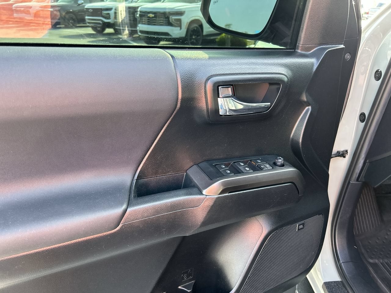 2022 Toyota Tacoma 4WD SR