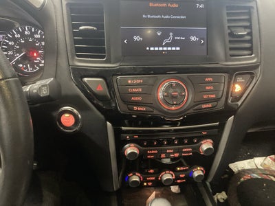 2020 Nissan Pathfinder SV