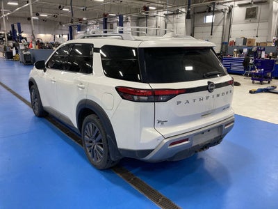 2022 Nissan Pathfinder SL