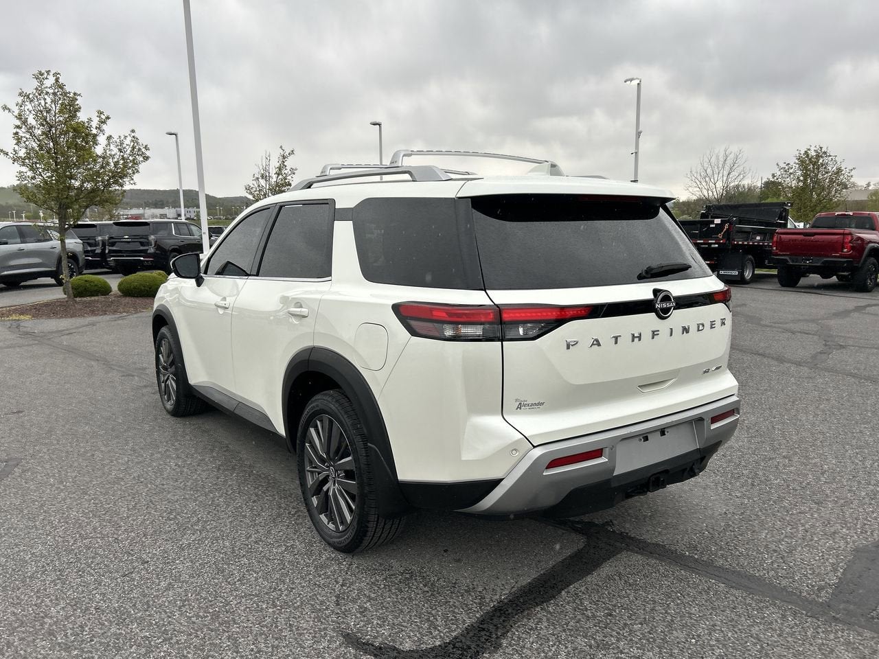 2022 Nissan Pathfinder SL