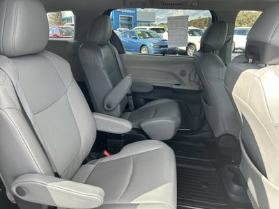 2022 Toyota Sienna XLE