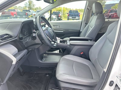 2022 Toyota Sienna XLE