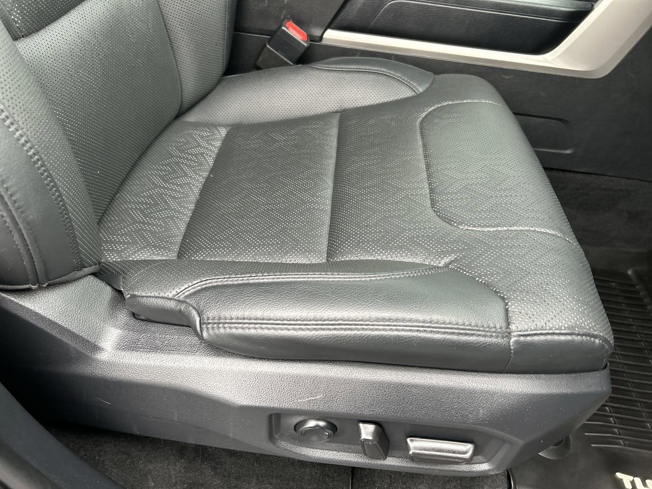 2022 Toyota Tundra 4WD SR5