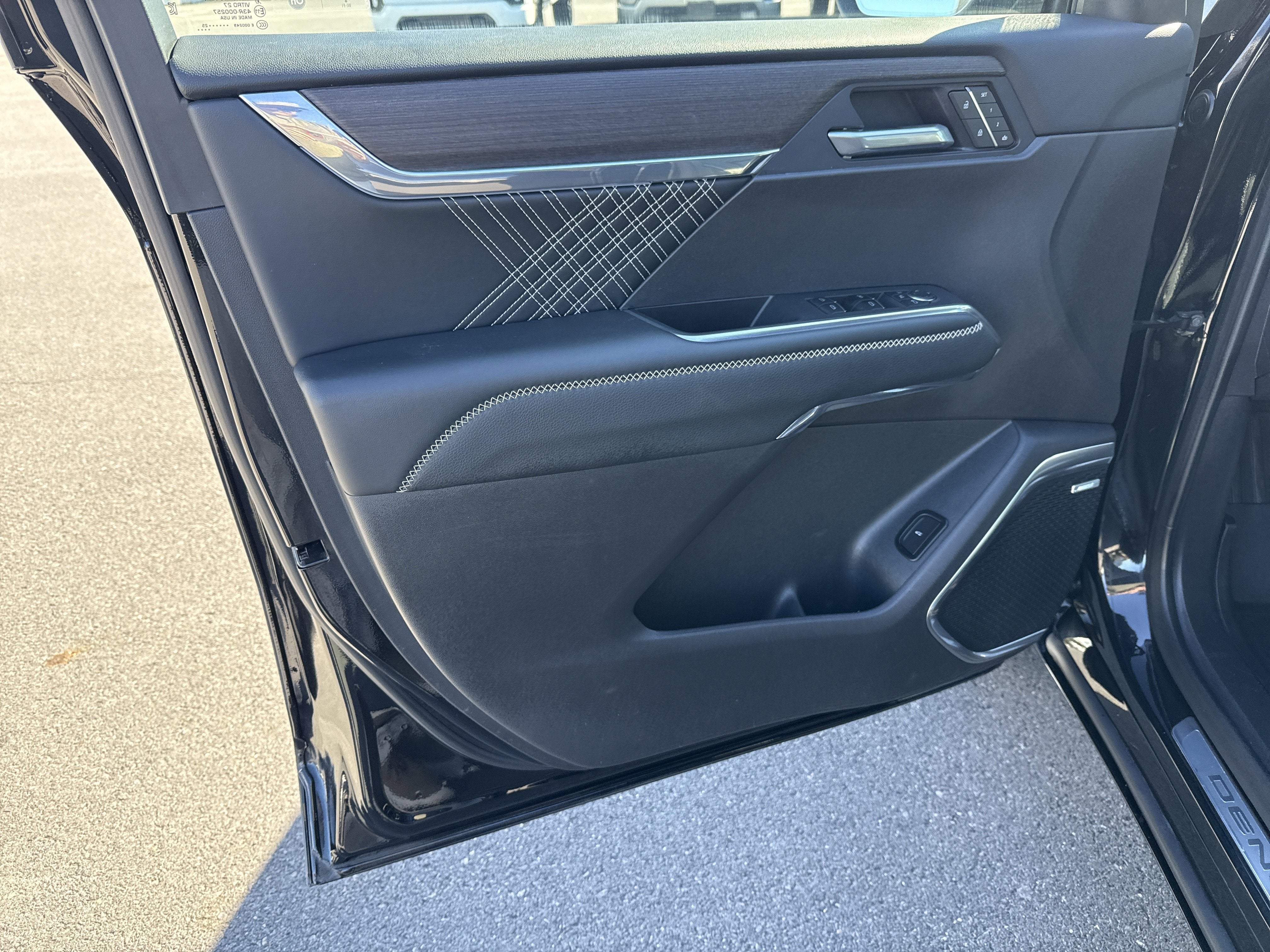 2025 GMC Acadia Denali