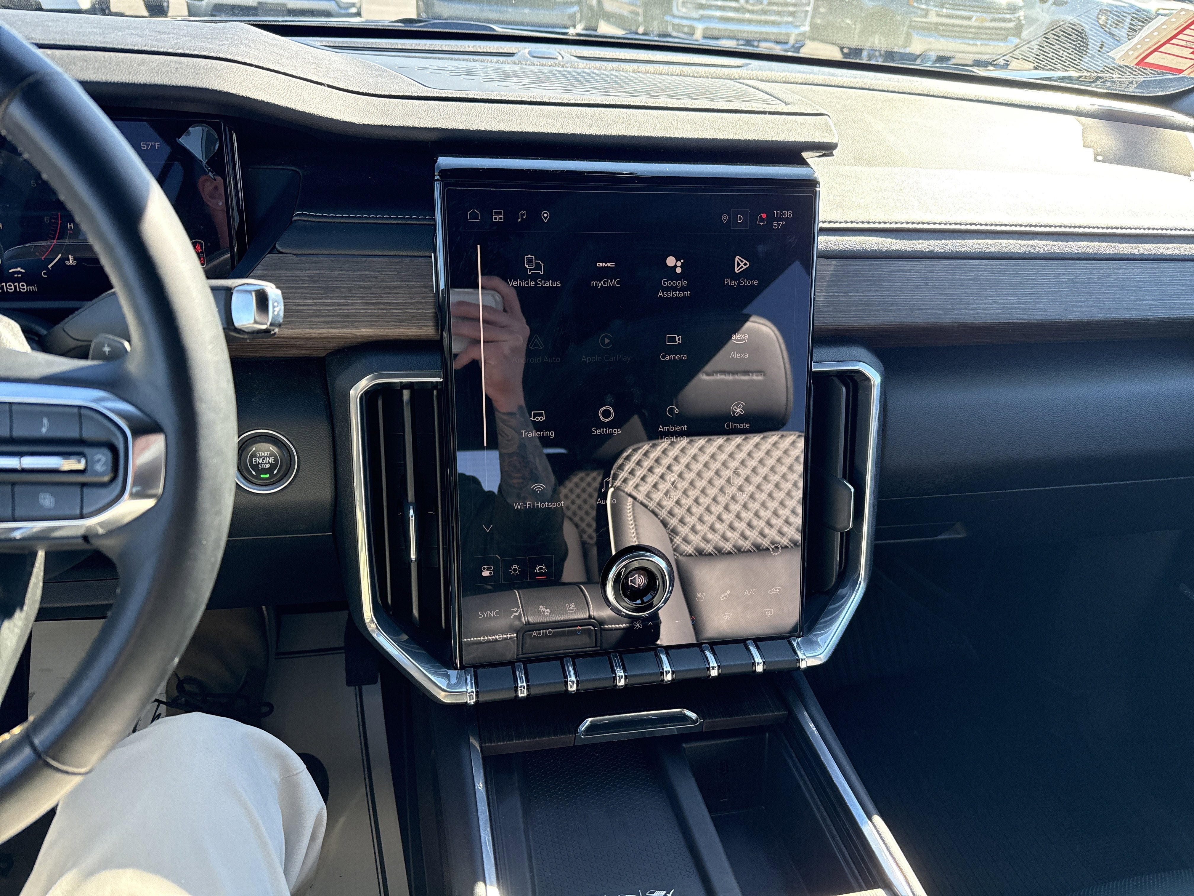 2025 GMC Acadia Denali