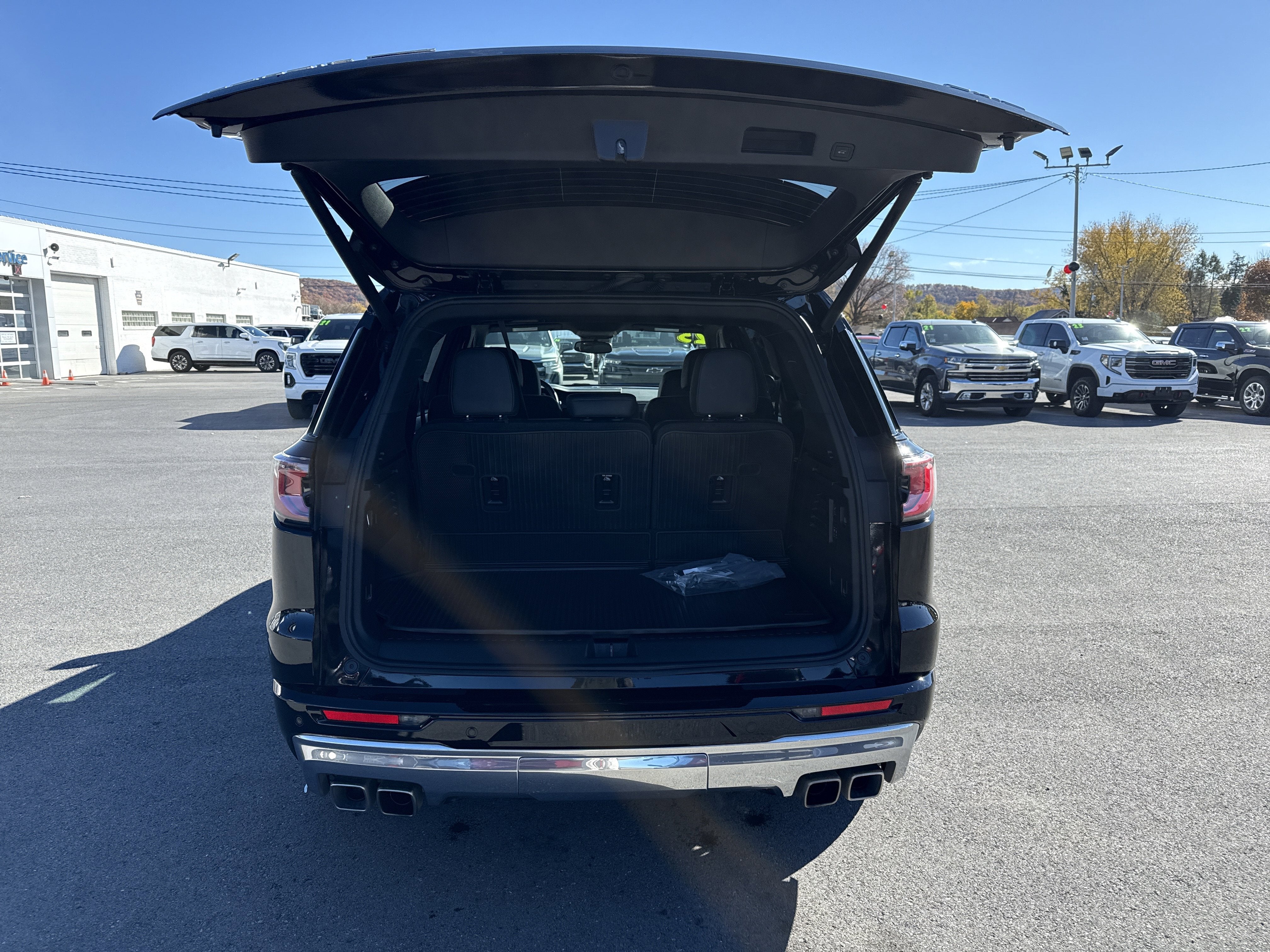 2025 GMC Acadia Denali