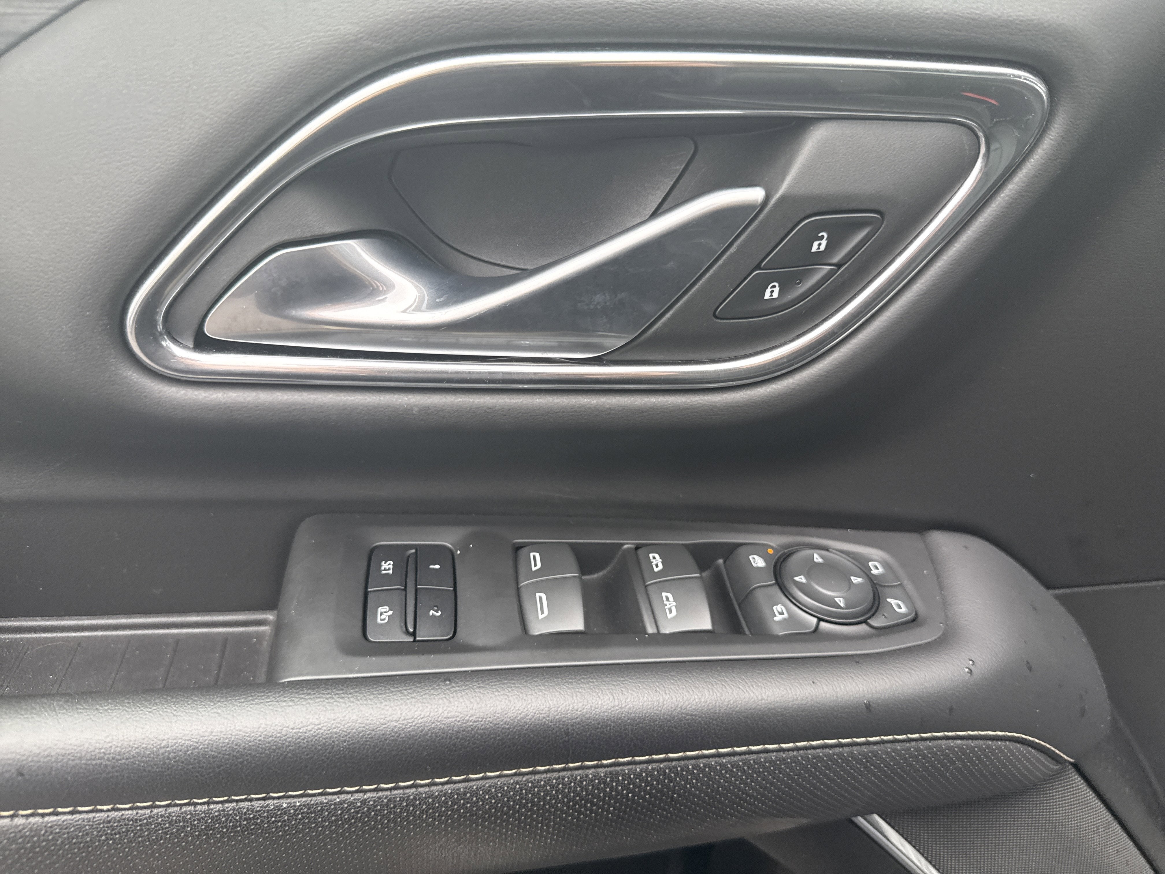 2022 GMC Yukon XL SLT