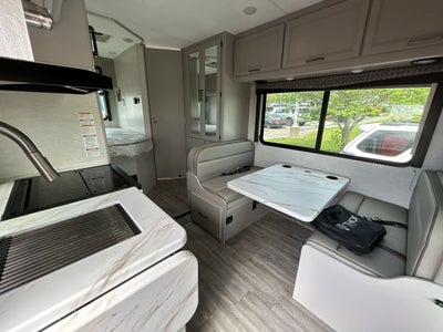 2024 THOR QUANTUM Van 159"