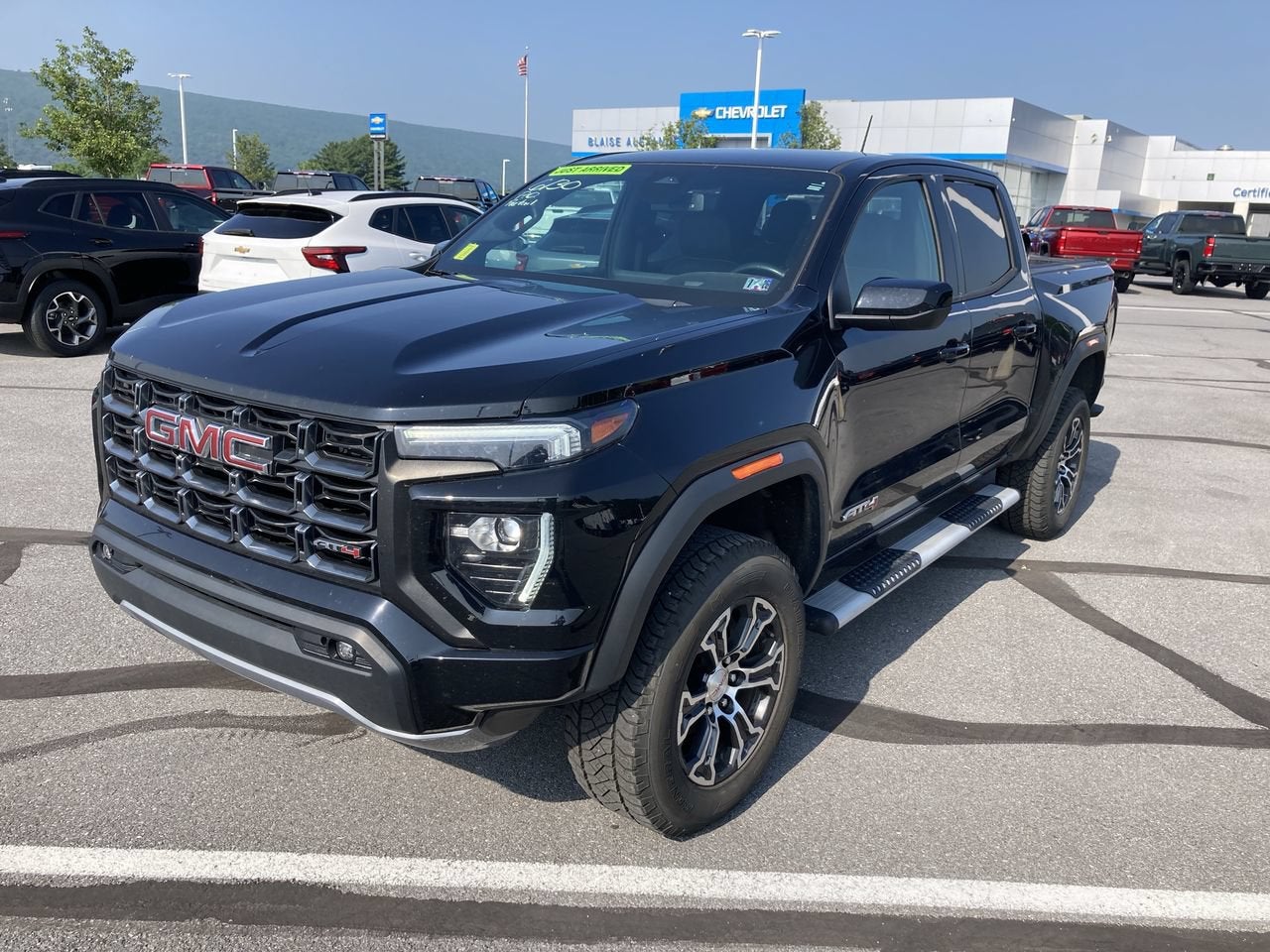 2023 GMC Canyon 4WD AT4