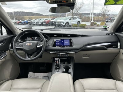 2022 Cadillac XT4 AWD Luxury