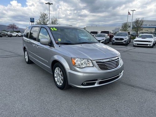 2016 Chrysler Town & Country Touring