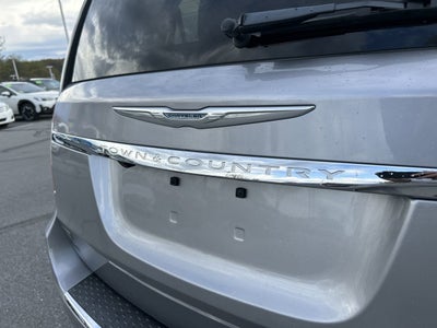 2016 Chrysler Town & Country Touring