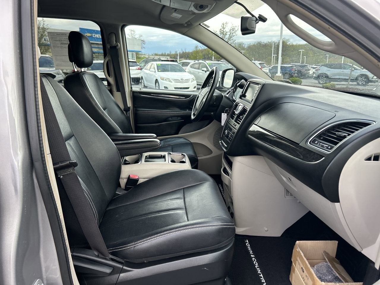 2016 Chrysler Town & Country Touring