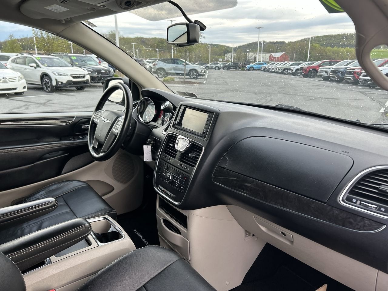 2016 Chrysler Town & Country Touring