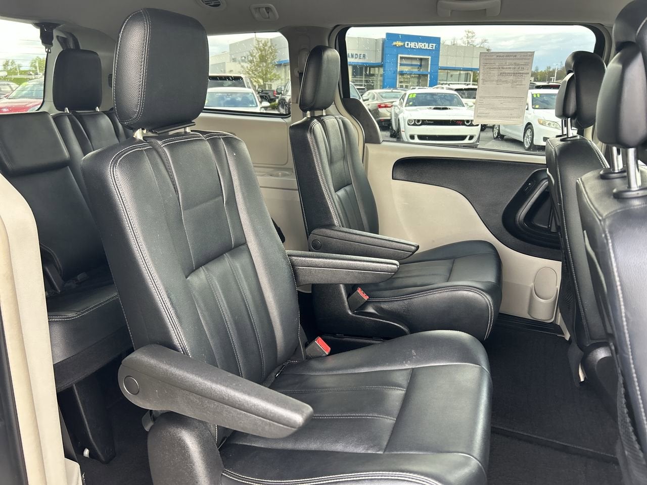 2016 Chrysler Town & Country Touring
