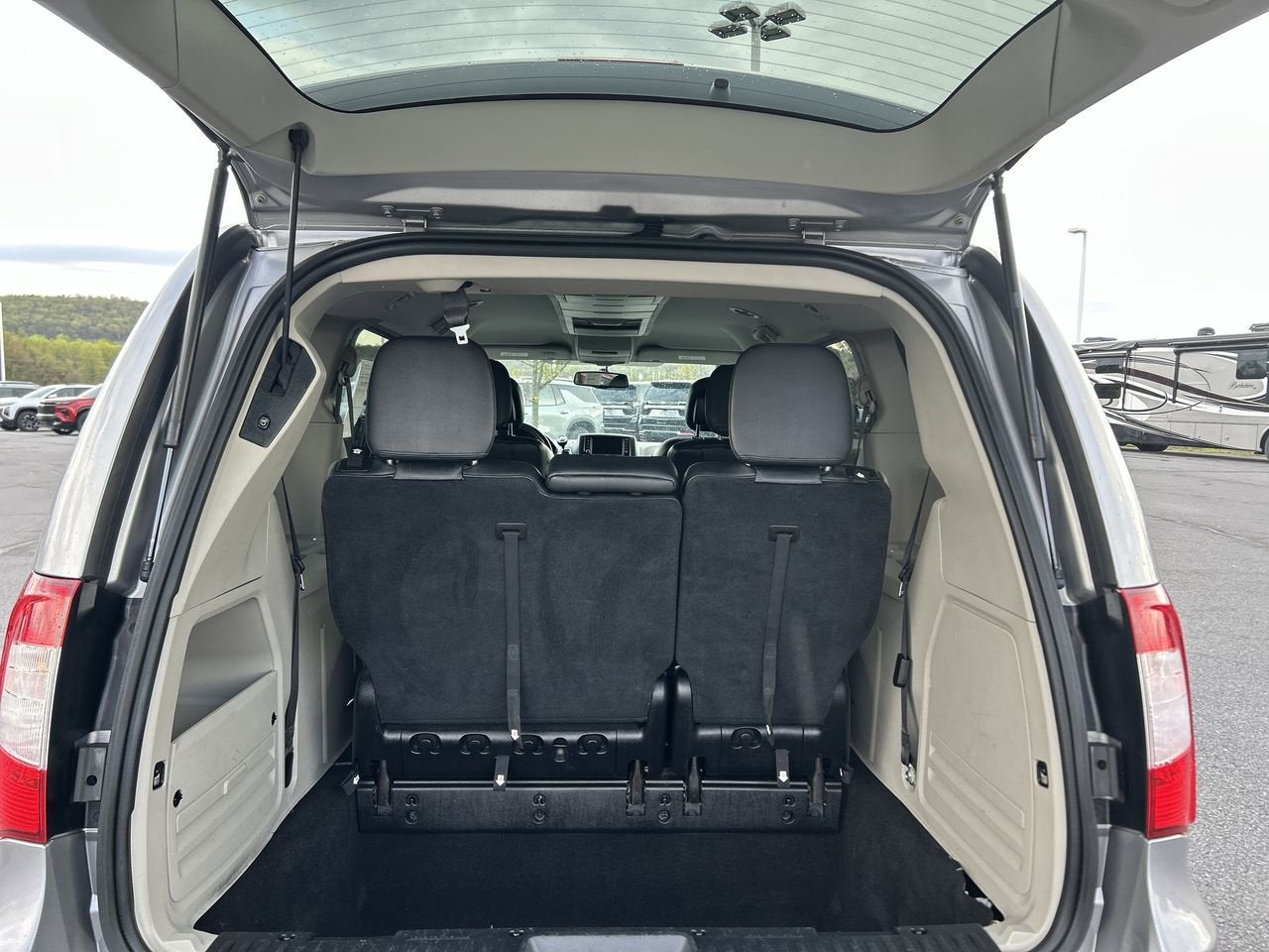 2016 Chrysler Town & Country Touring