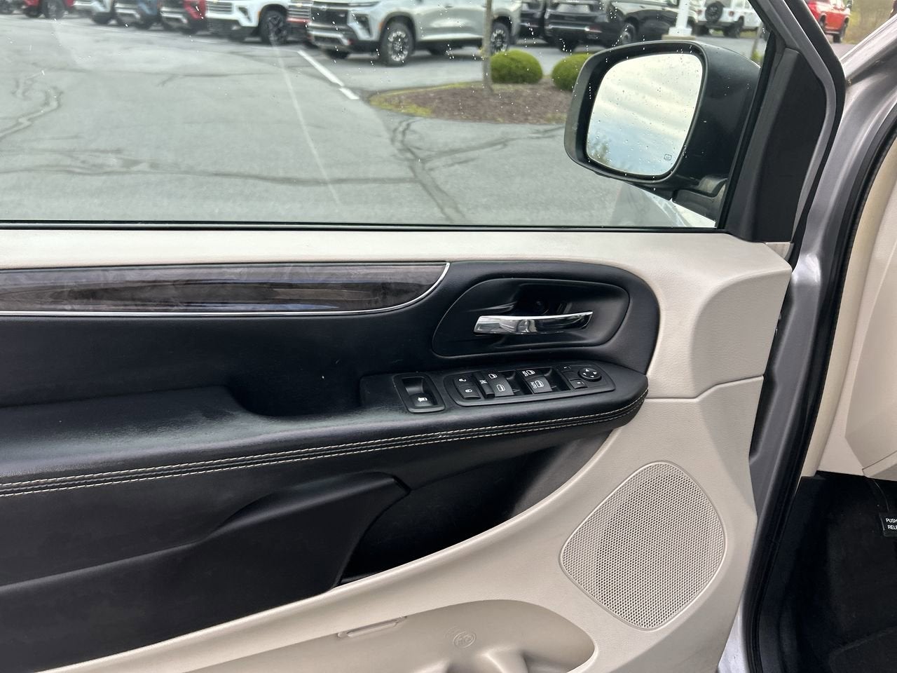 2016 Chrysler Town & Country Touring