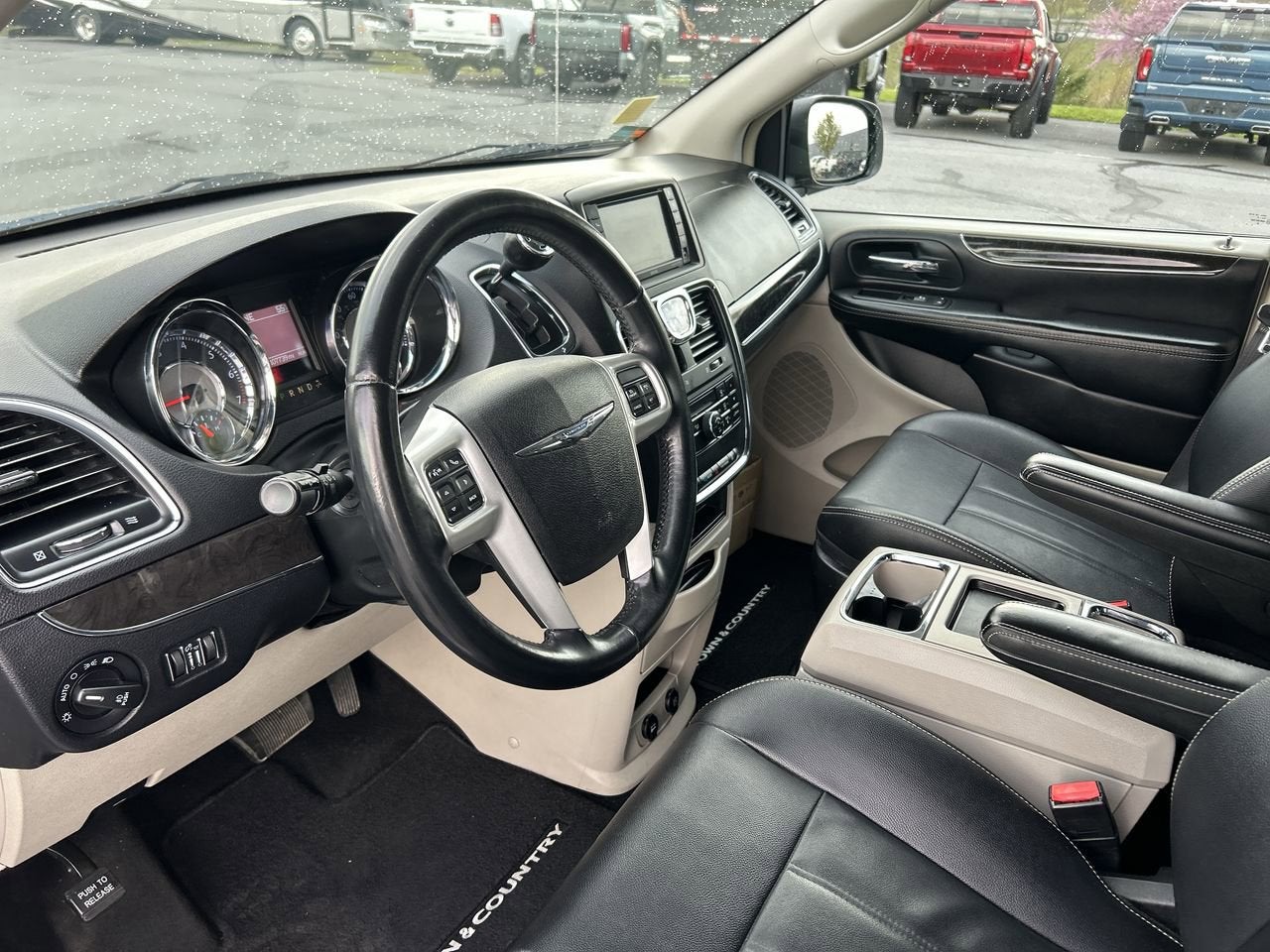 2016 Chrysler Town & Country Touring