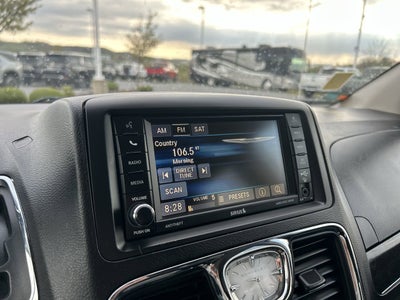2016 Chrysler Town & Country Touring