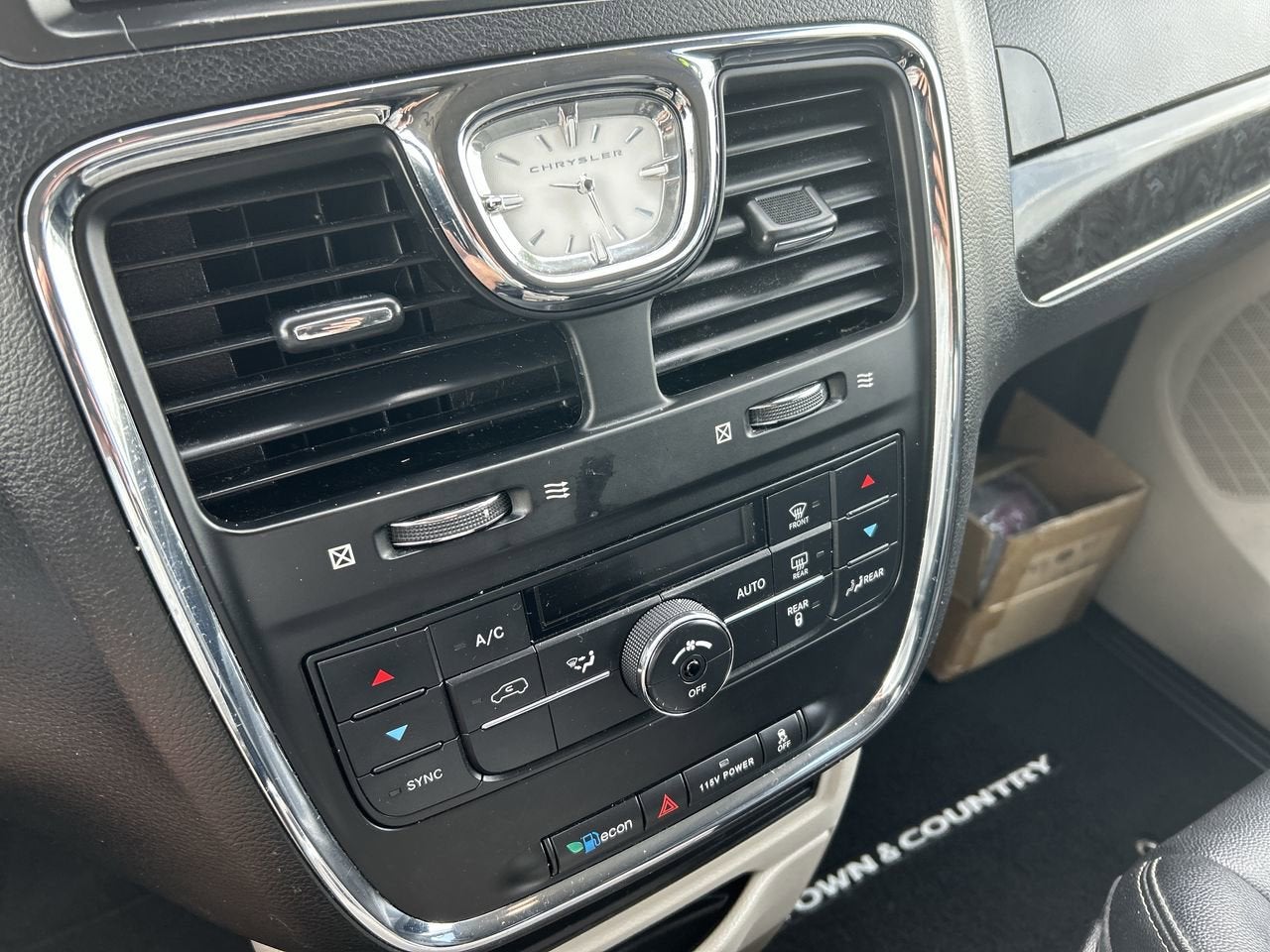 2016 Chrysler Town & Country Touring