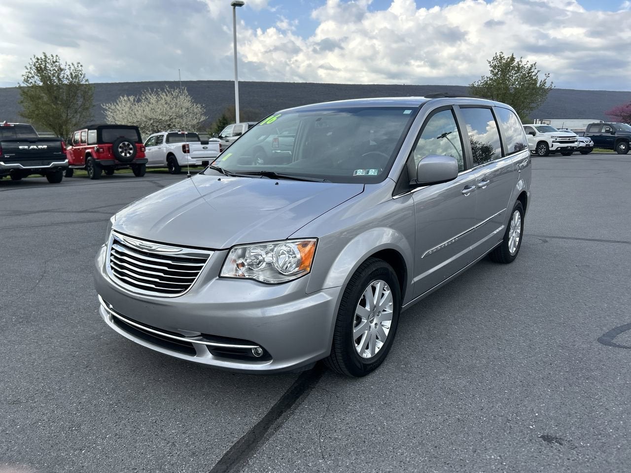 2016 Chrysler Town & Country Touring