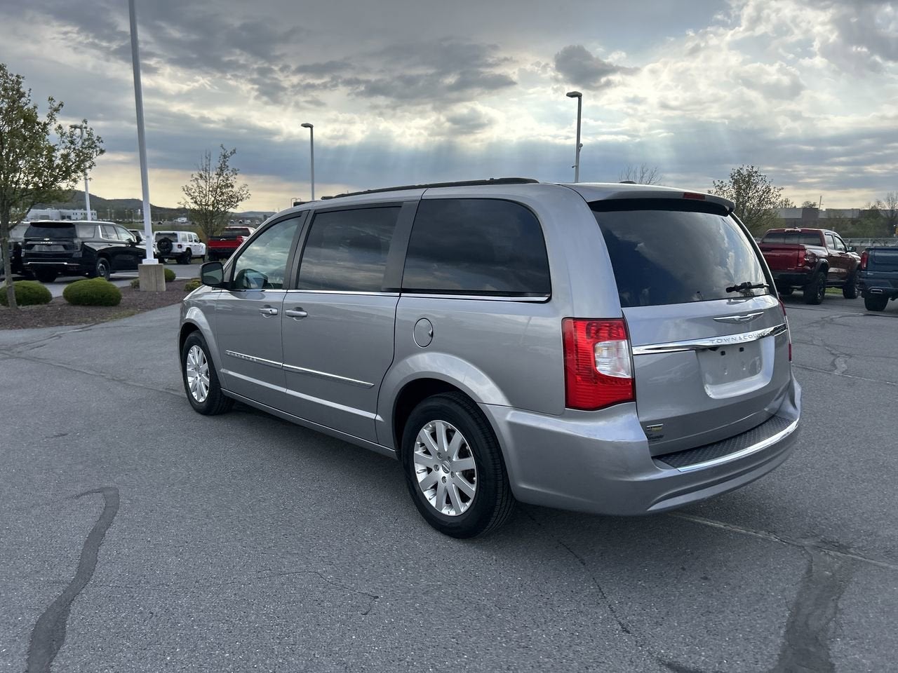 2016 Chrysler Town & Country Touring