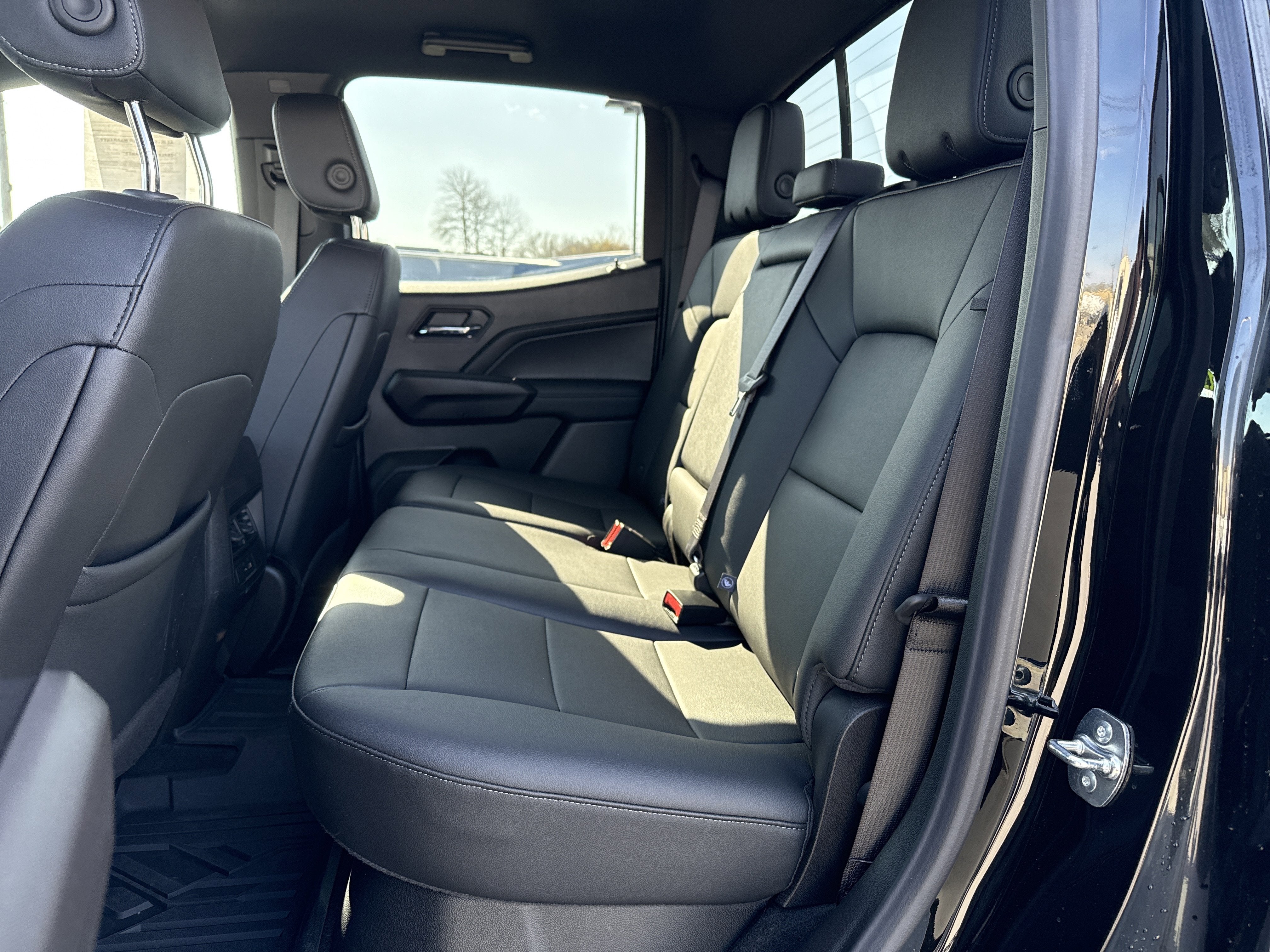 2025 Chevrolet Colorado WT/LT