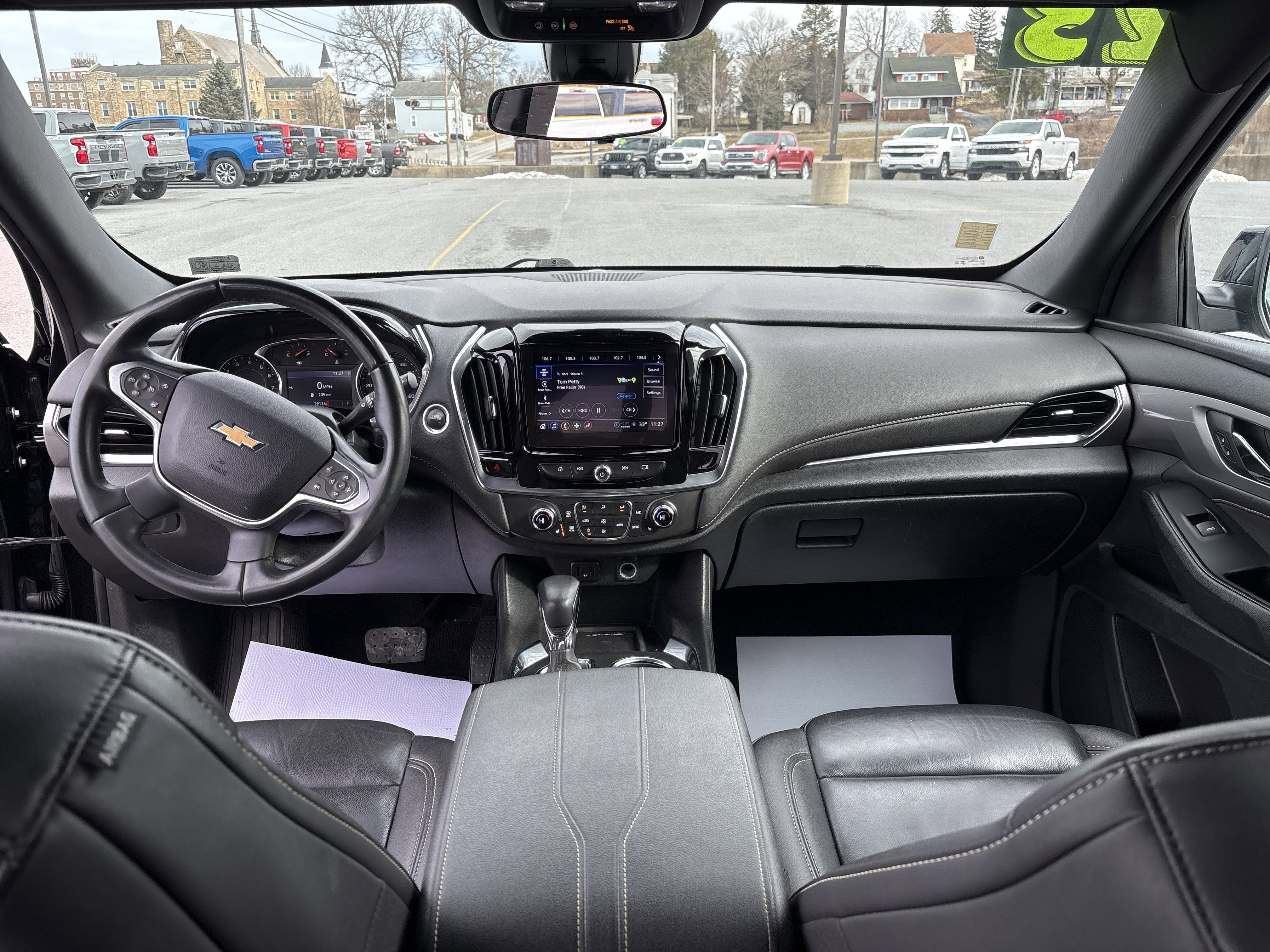 2023 Chevrolet Traverse LT Leather