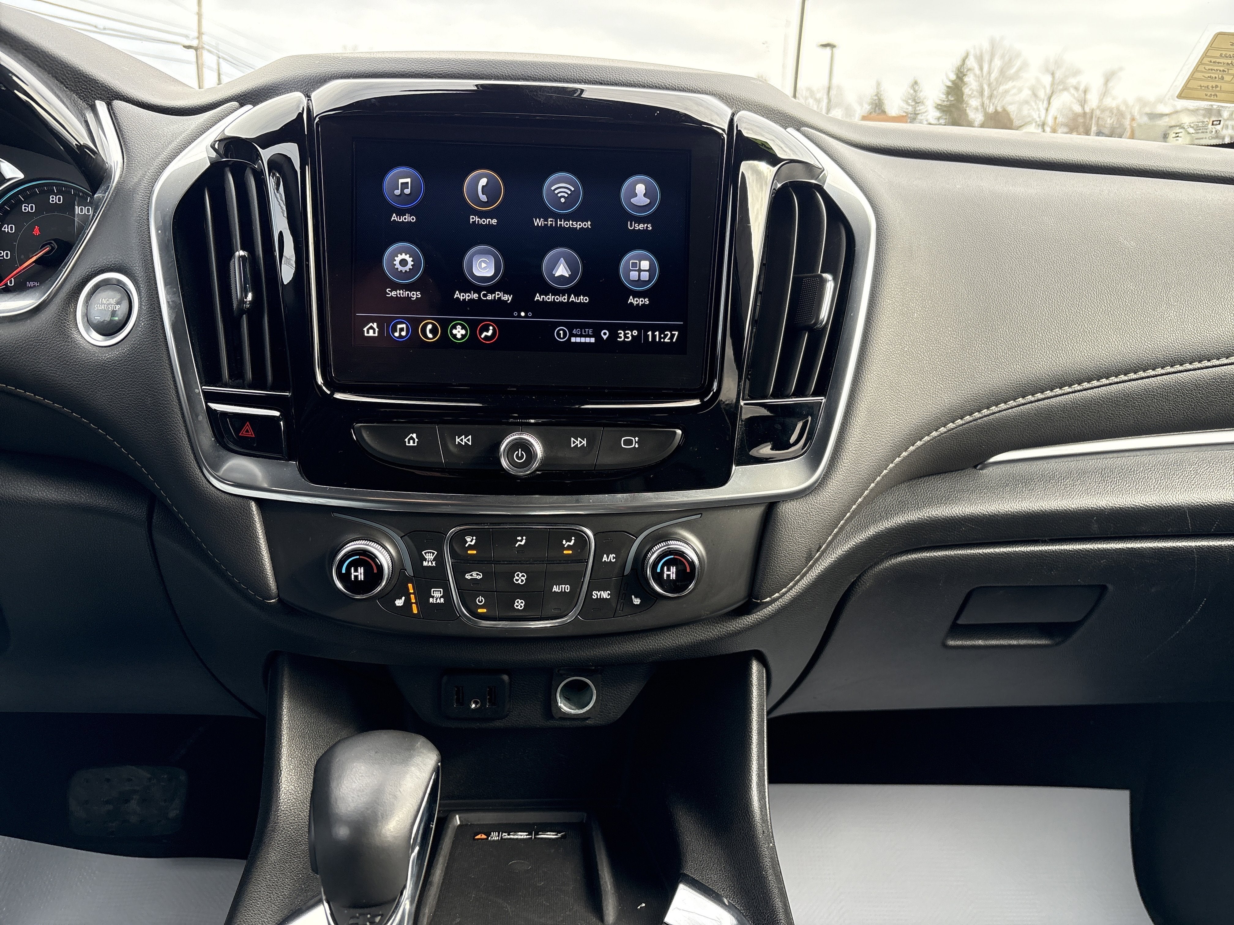 2023 Chevrolet Traverse LT Leather