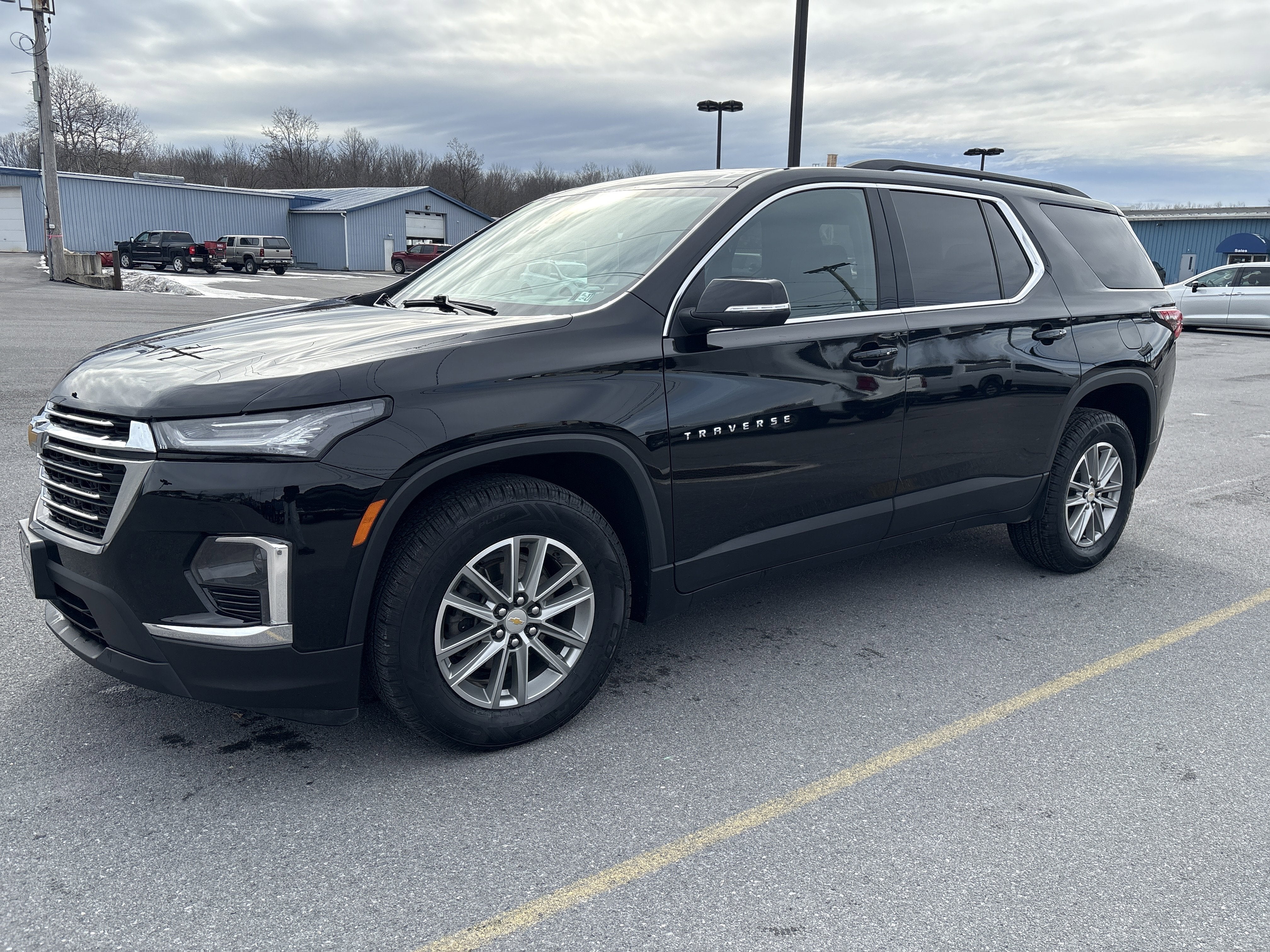 2023 Chevrolet Traverse LT Leather