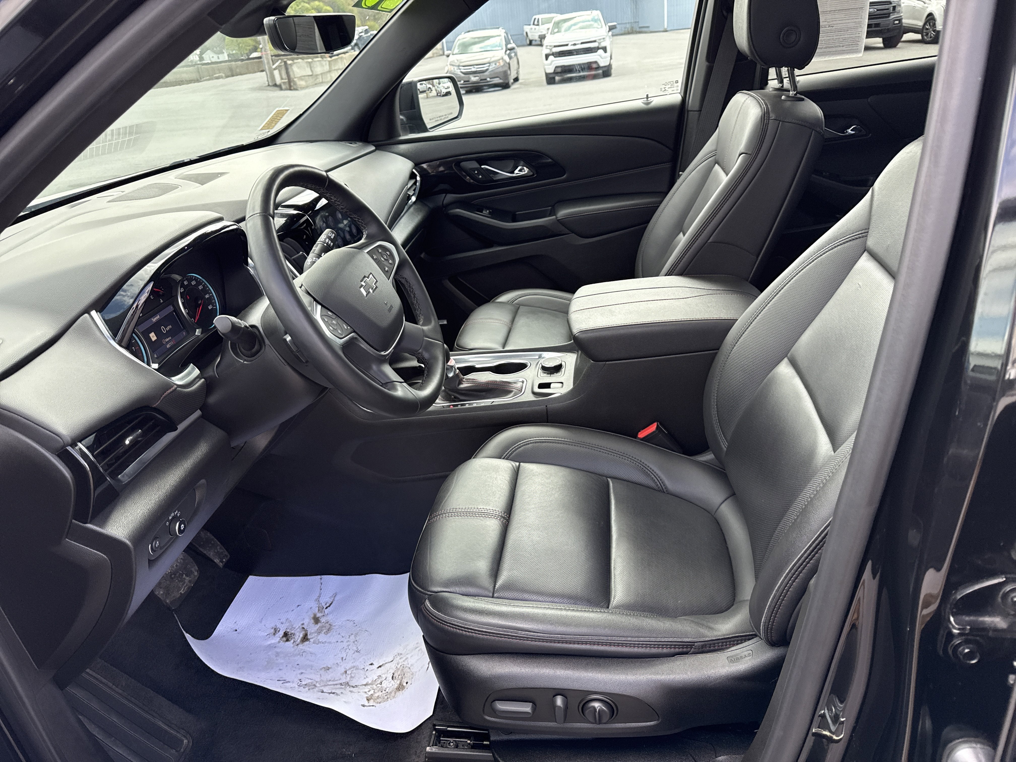 2023 Chevrolet Traverse RS - Photo 12