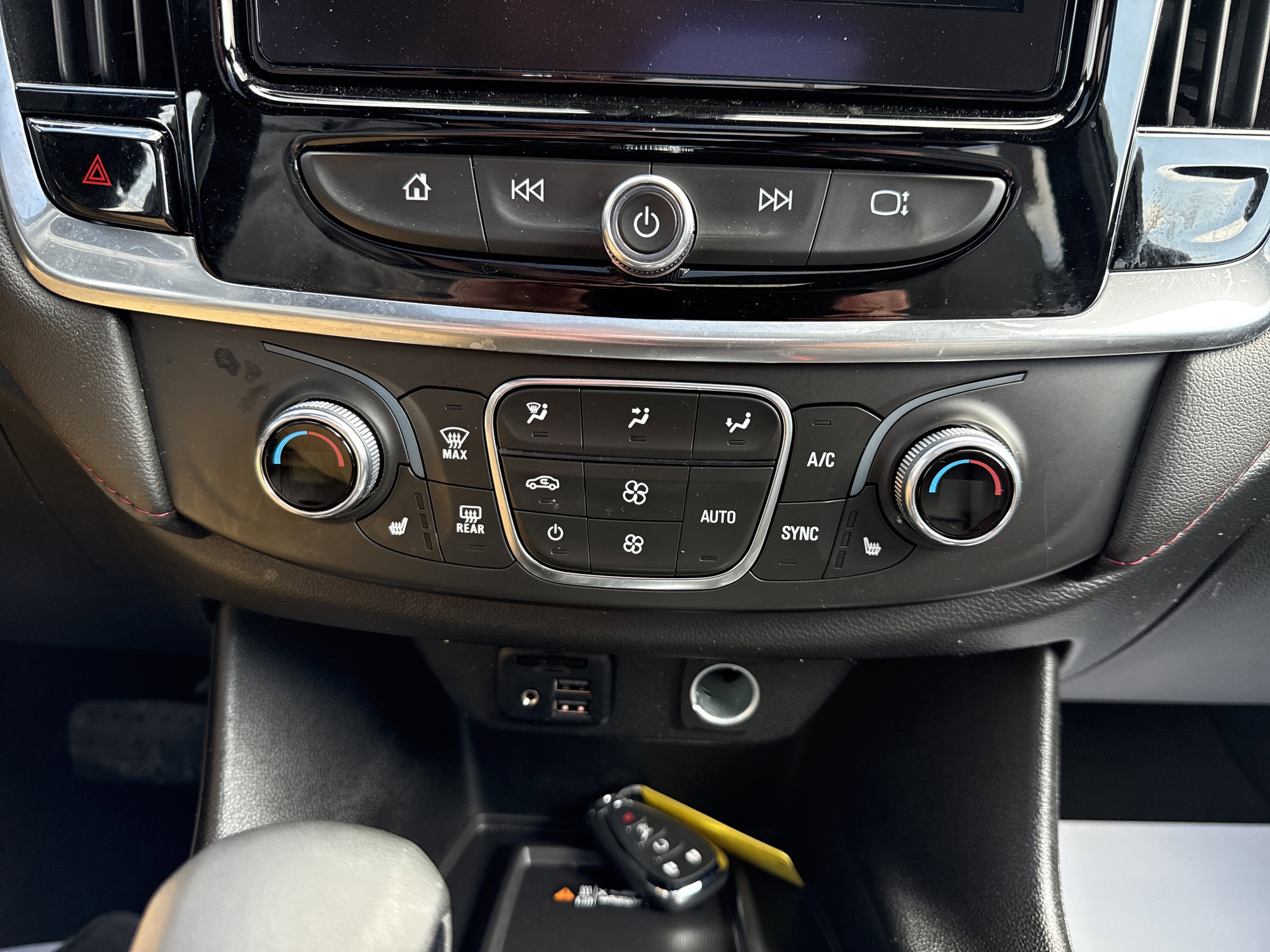2023 Chevrolet Traverse RS - Photo 26