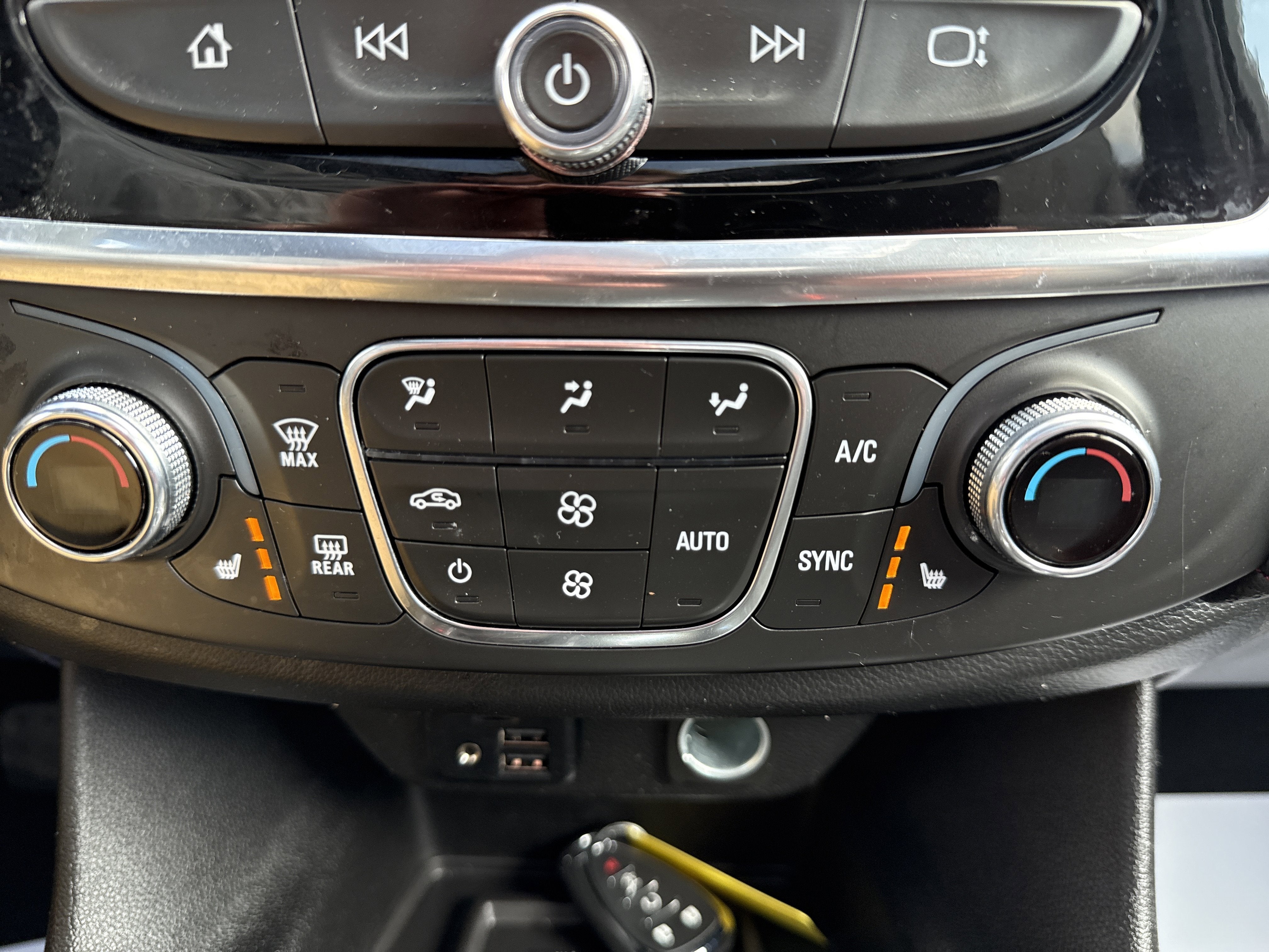 2023 Chevrolet Traverse RS - Photo 29