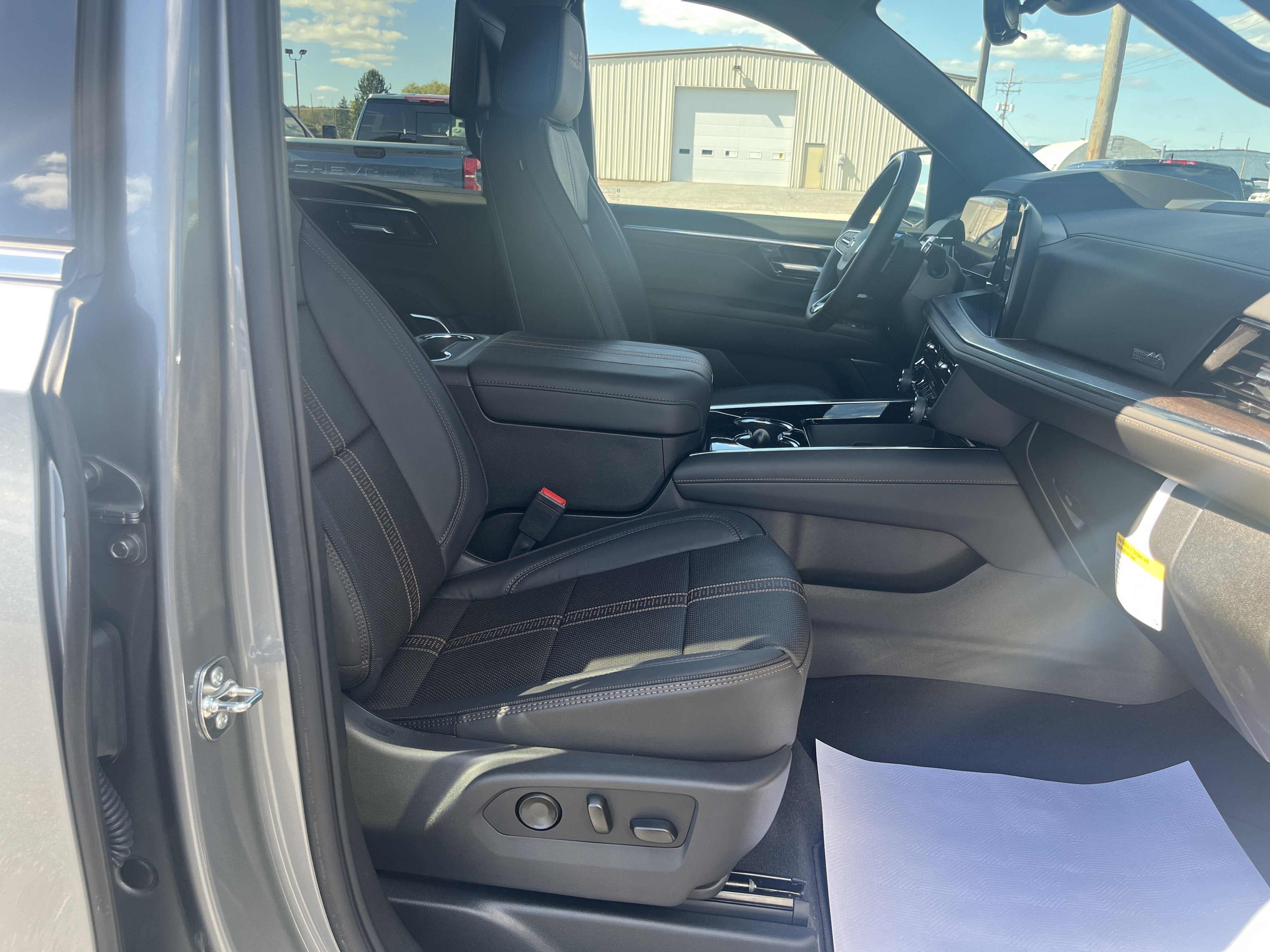 2026 Chevrolet Tahoe High Country - Photo 8
