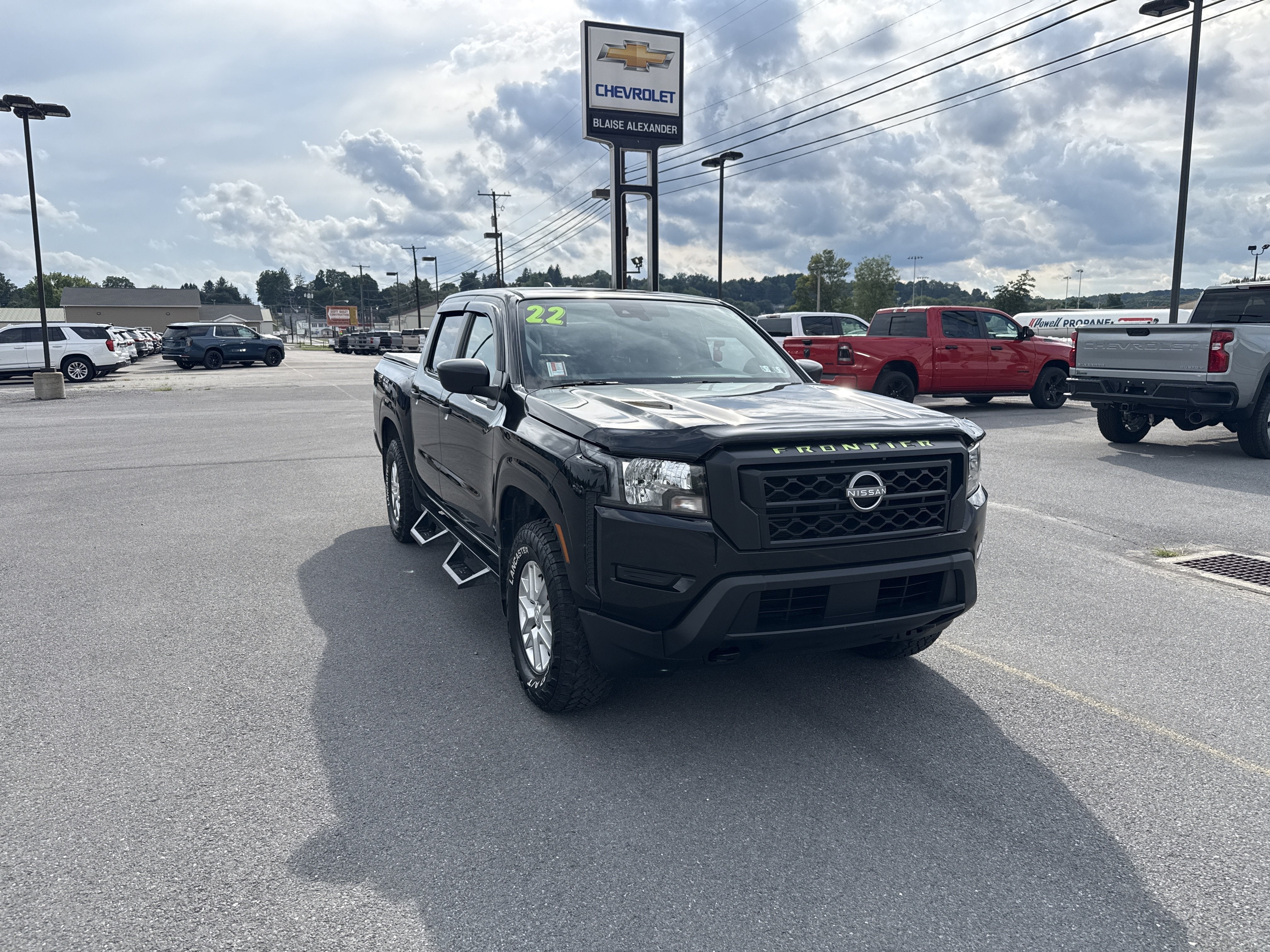 2022 Nissan Frontier S
