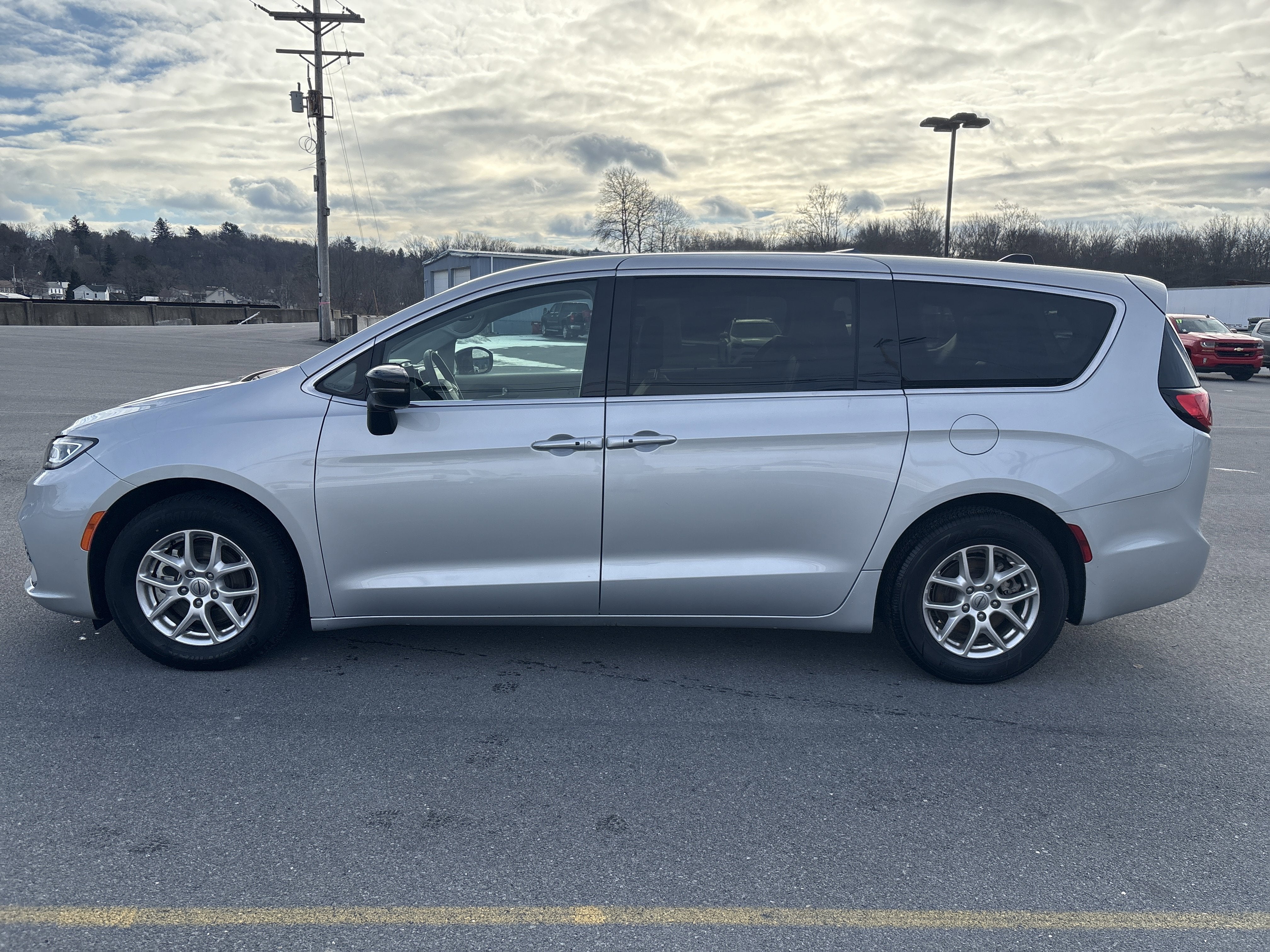 2024 Chrysler Pacifica Touring L