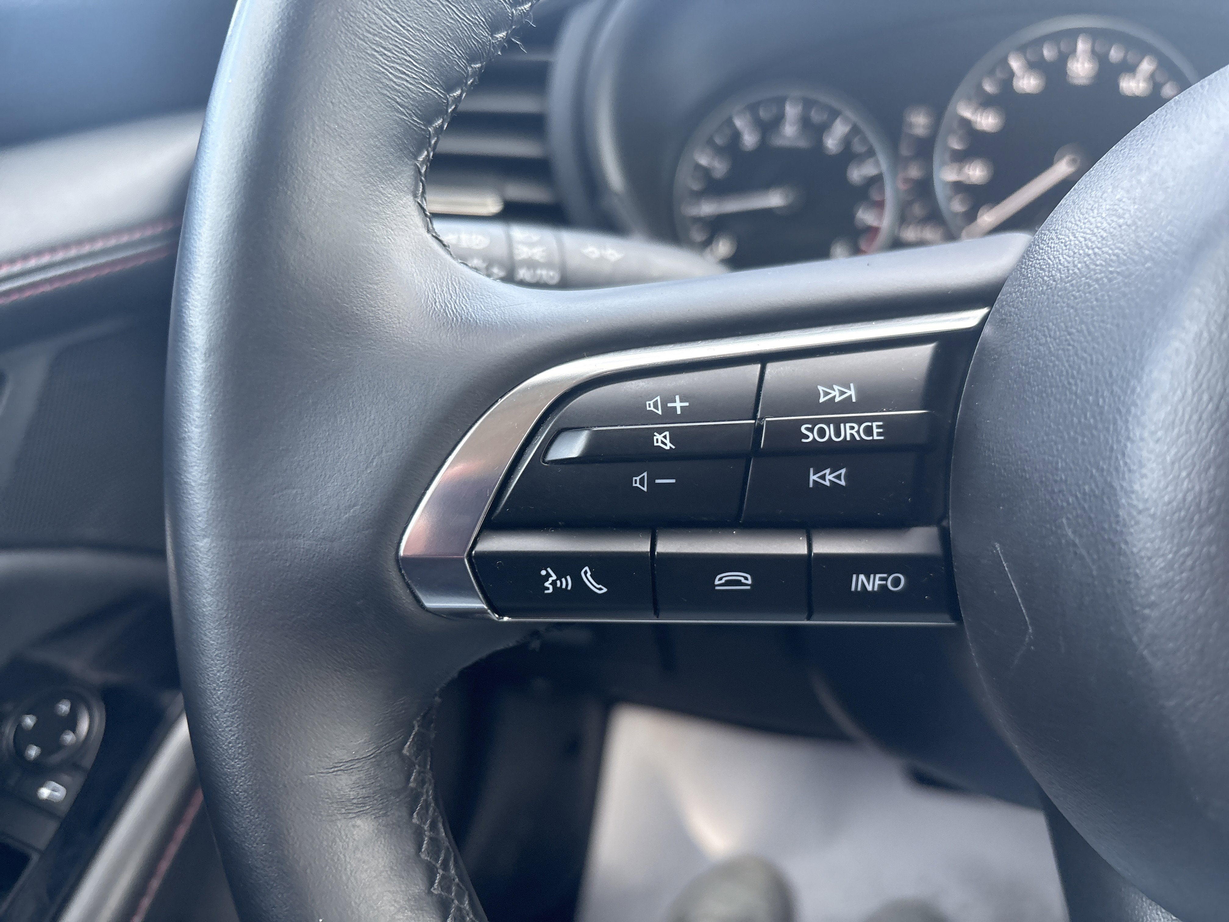 2025 Mazda Mazda3 Sedan 2.5 S Carbon Edition