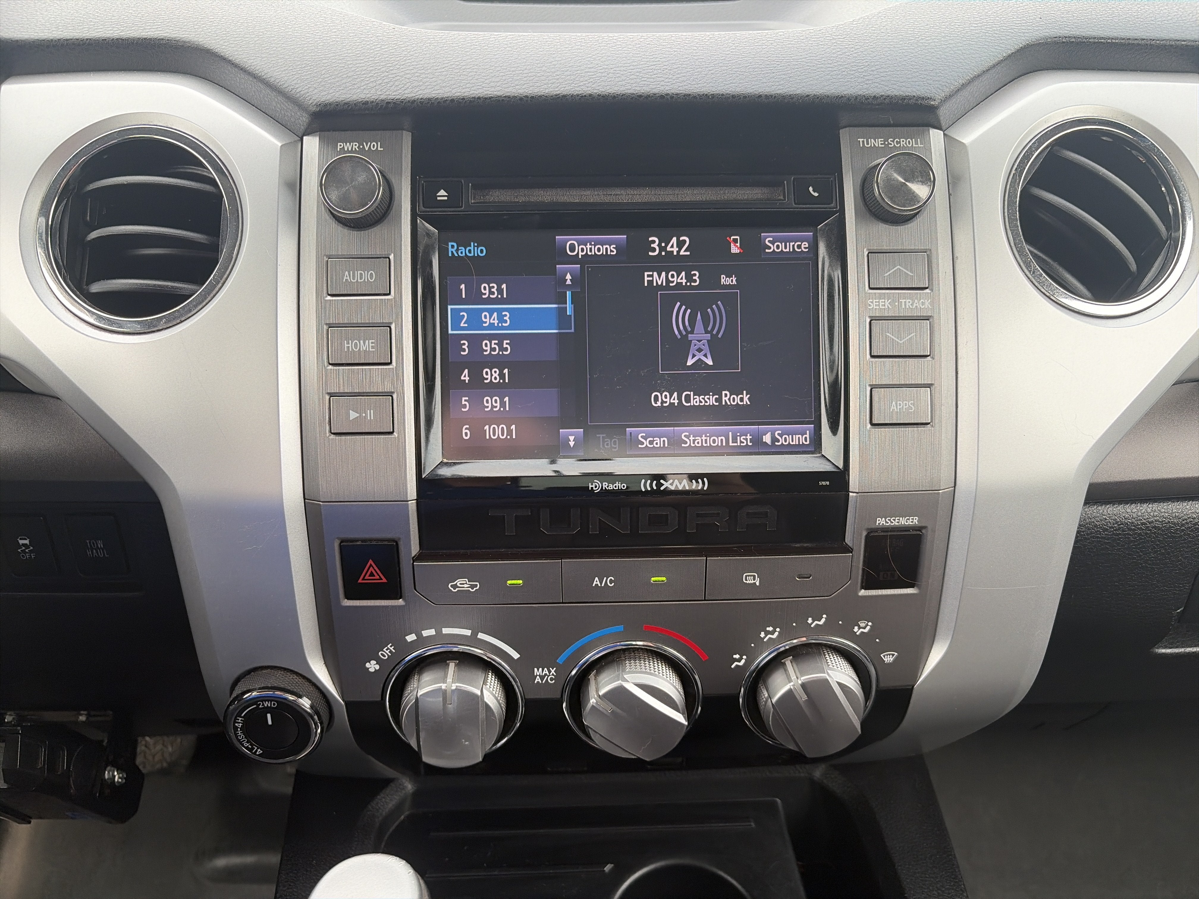 2014 Toyota Tundra 4WD Truck SR