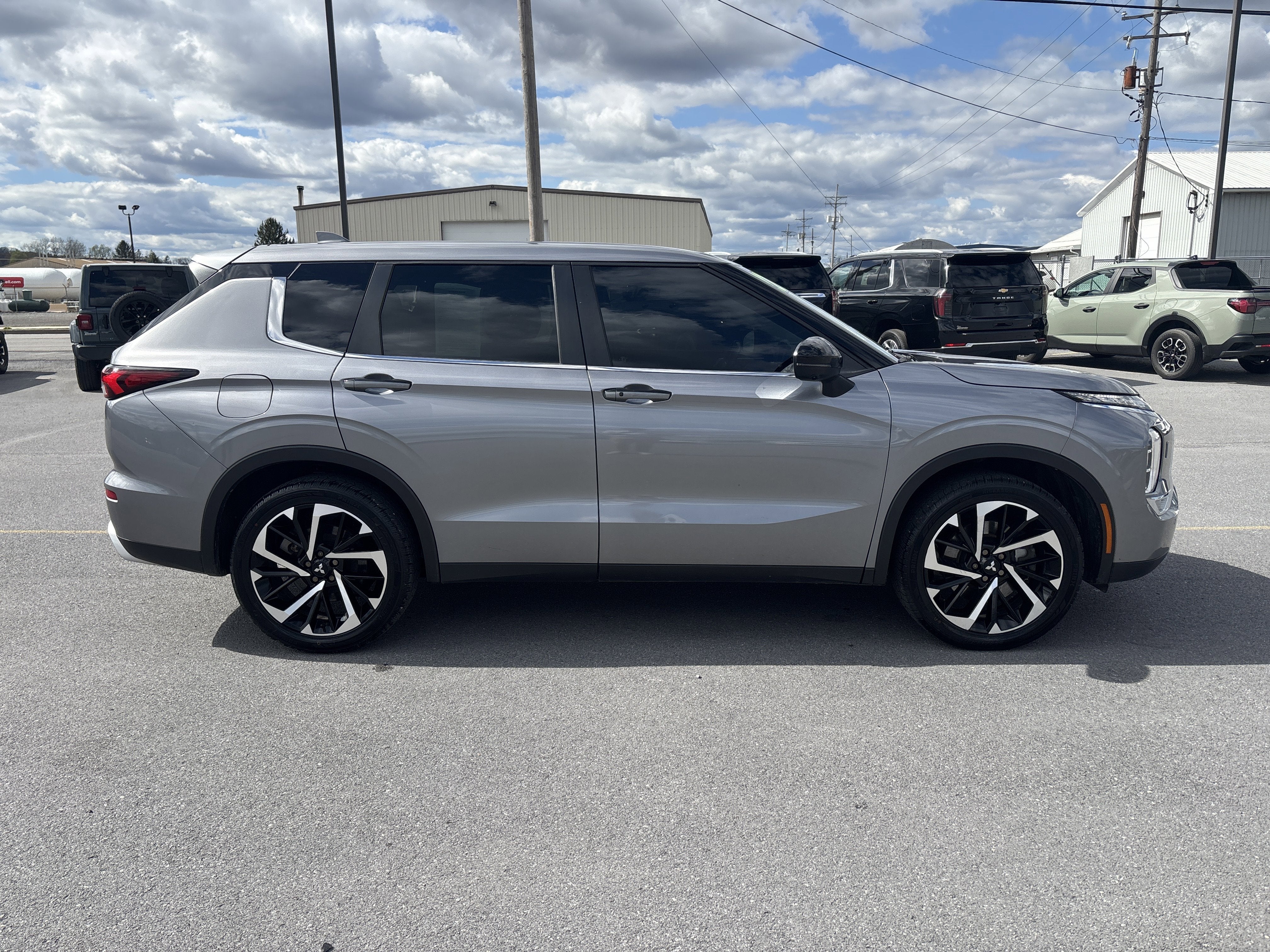 2022 Mitsubishi Outlander SE