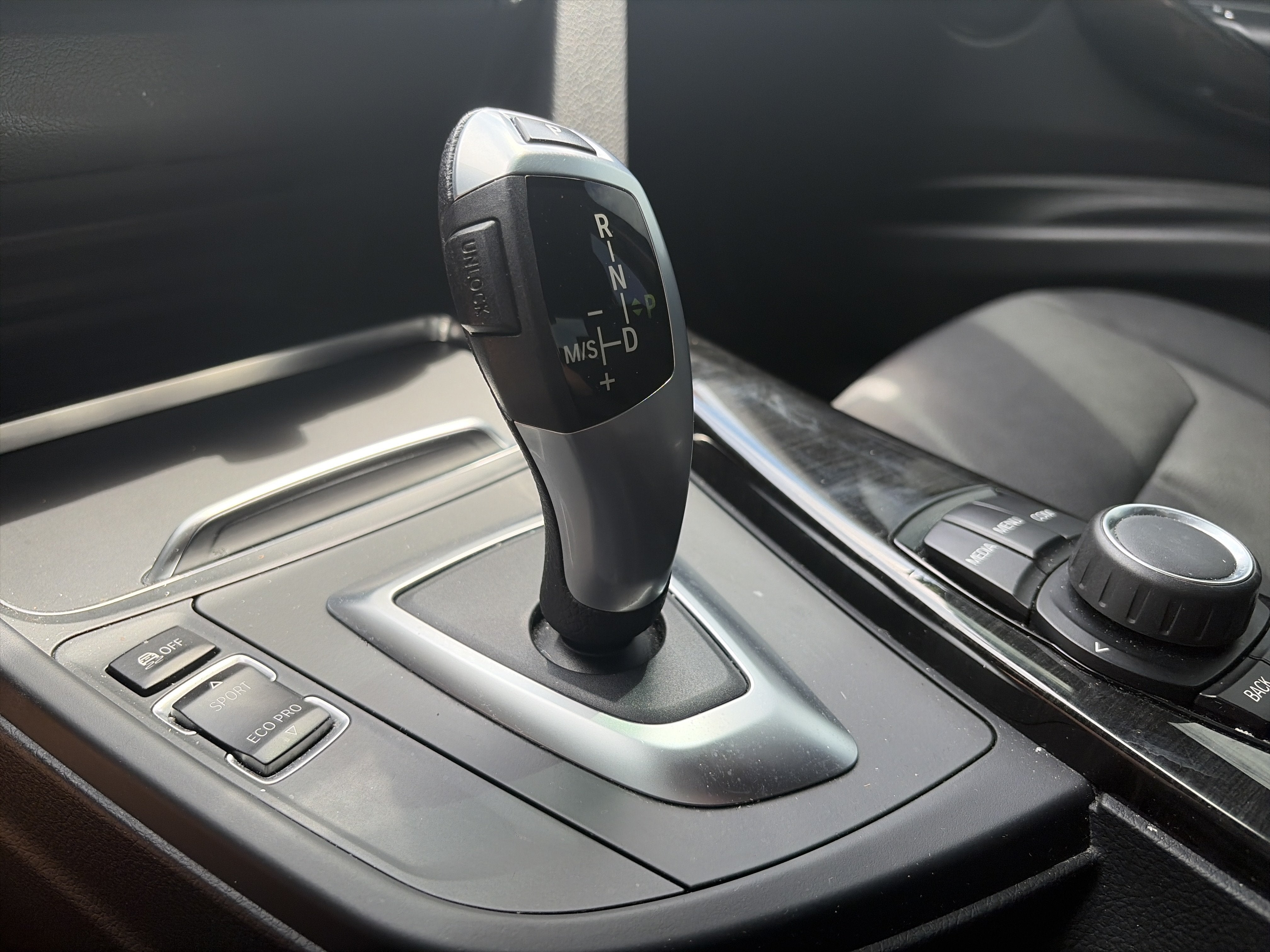 2018 BMW 3 Series 320i xDrive