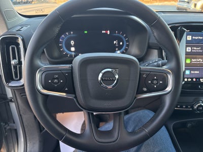 2025 Volvo XC40 Core Bright Theme