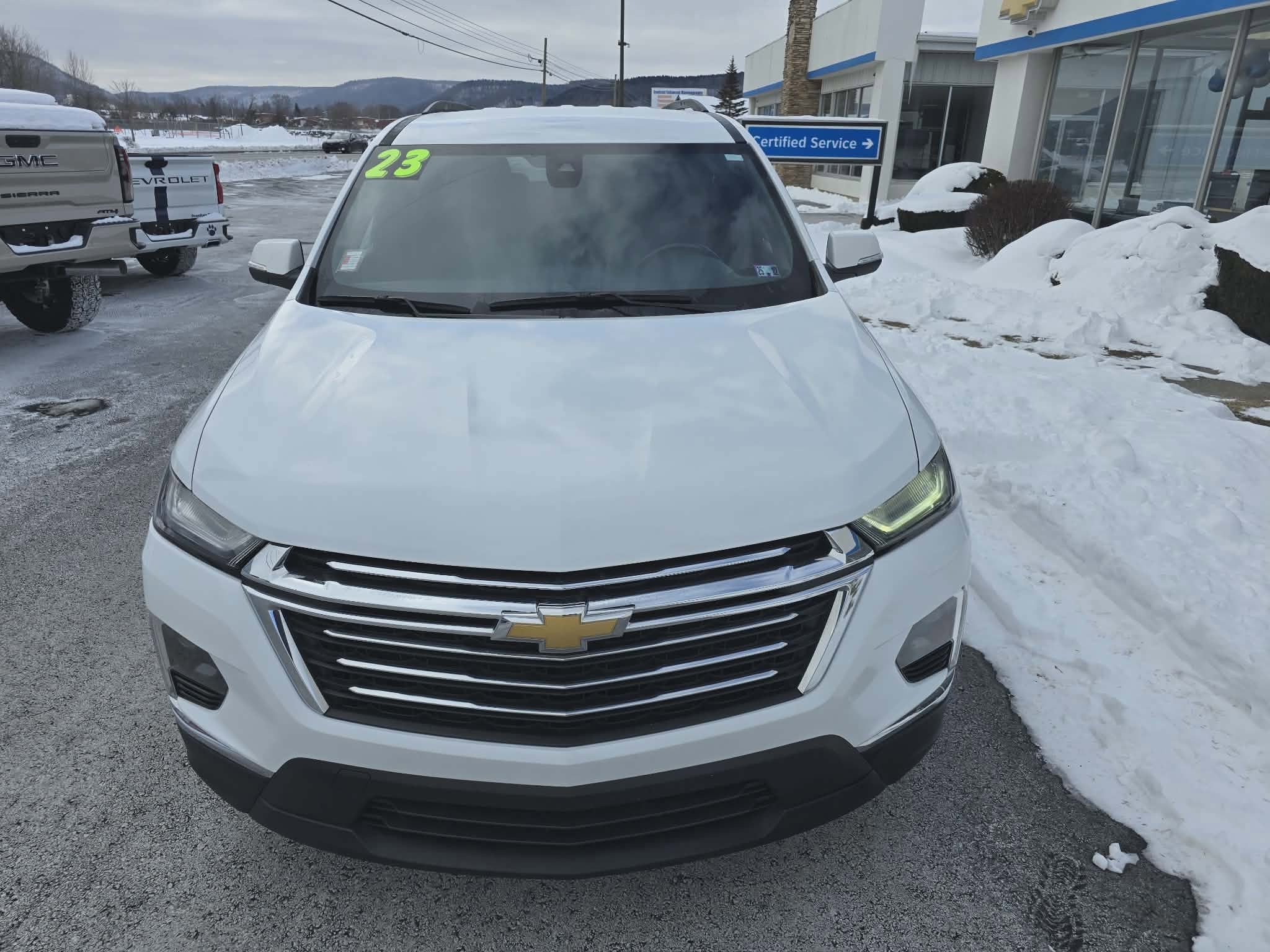 2023 Chevrolet Traverse LT Cloth