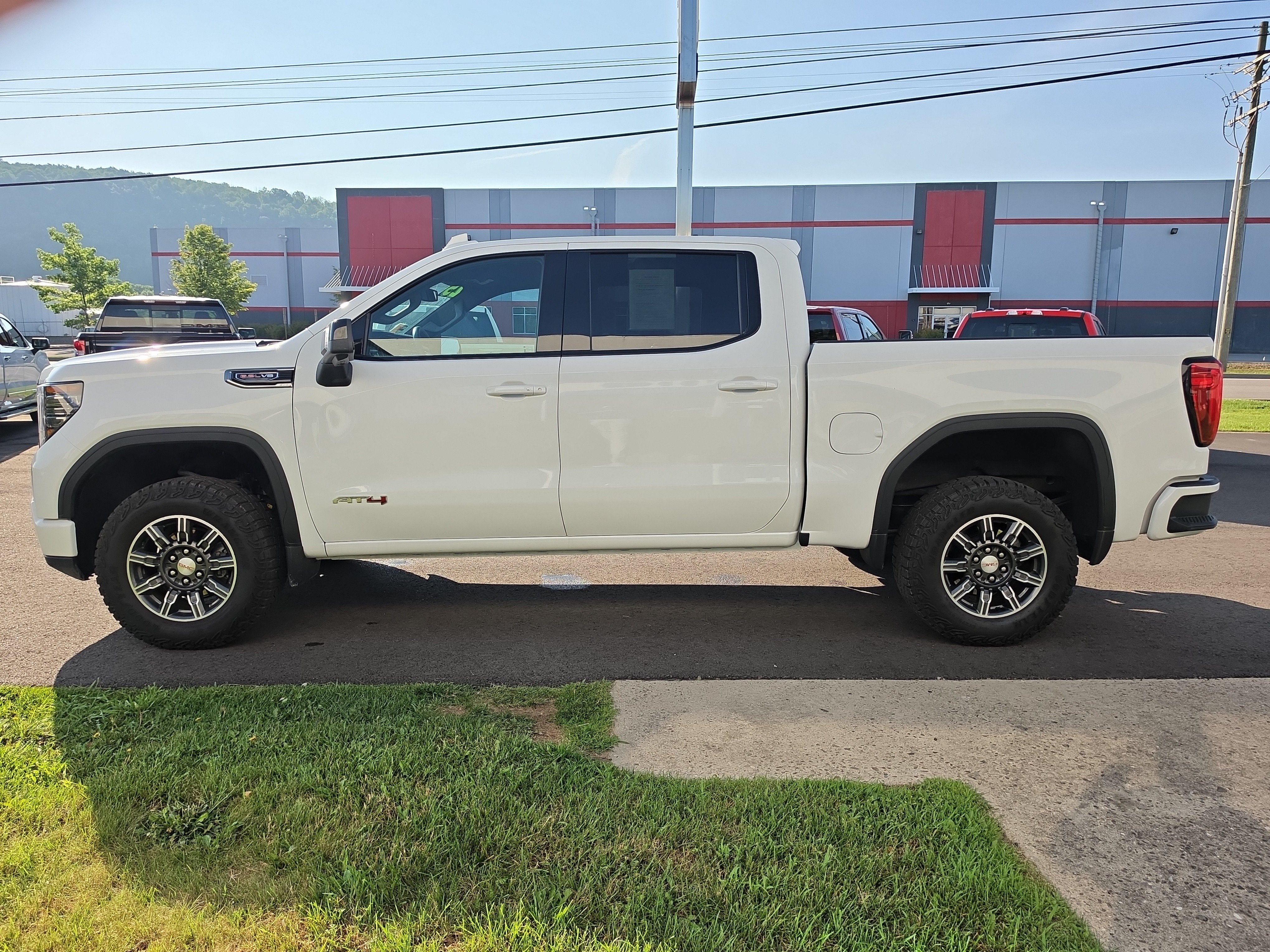 2025 GMC Sierra 1500 AT4
