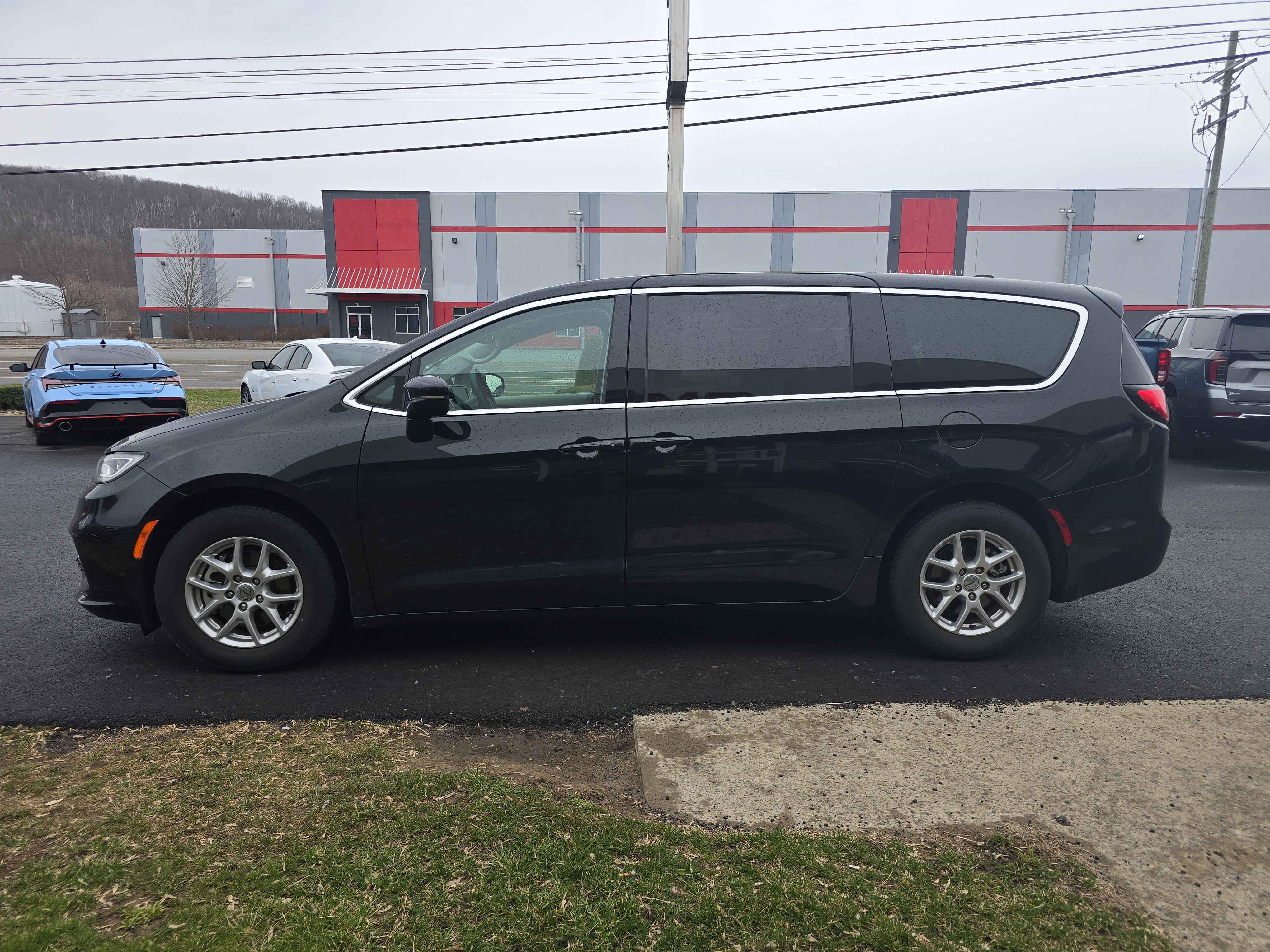 2024 Chrysler Pacifica Touring L