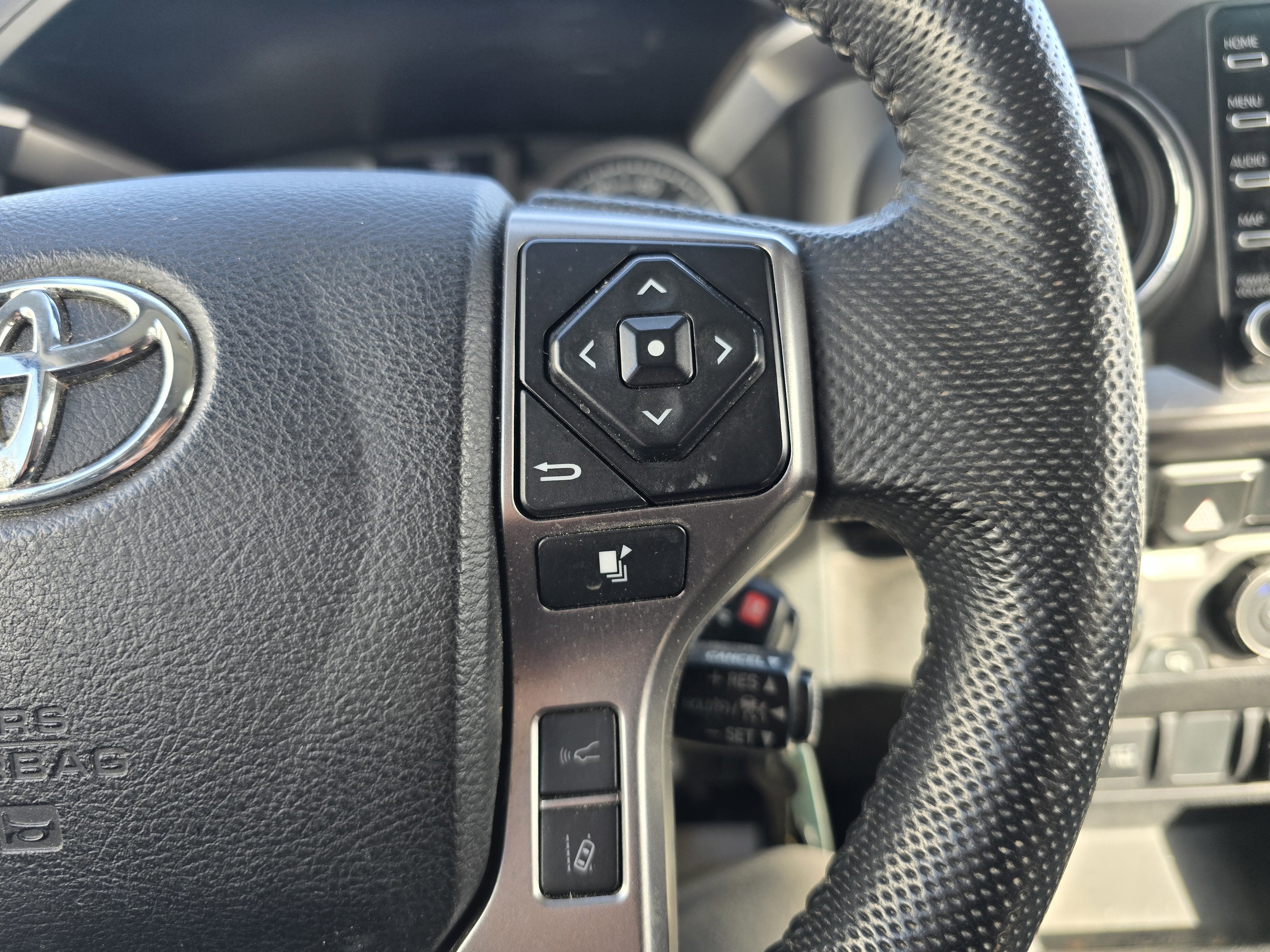 2022 Toyota Tacoma 4WD SR5