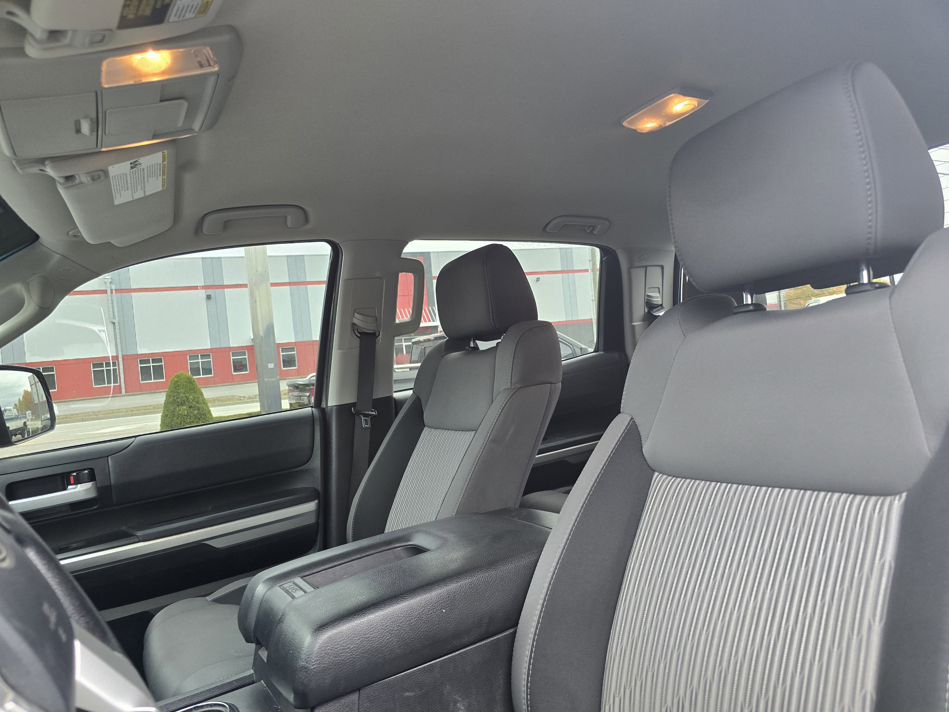 2017 Toyota Tundra 4WD SR5