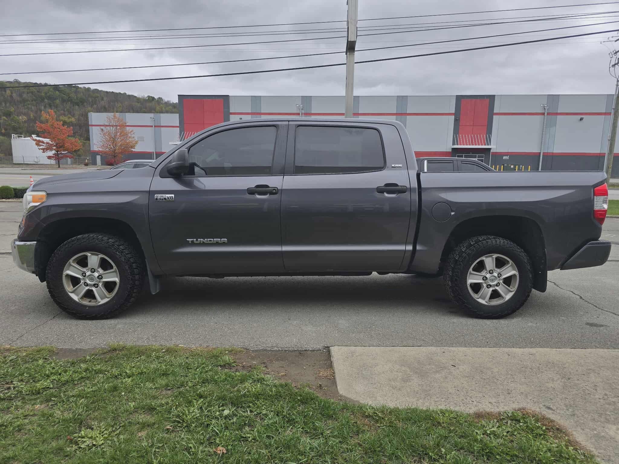 2017 Toyota Tundra 4WD SR5