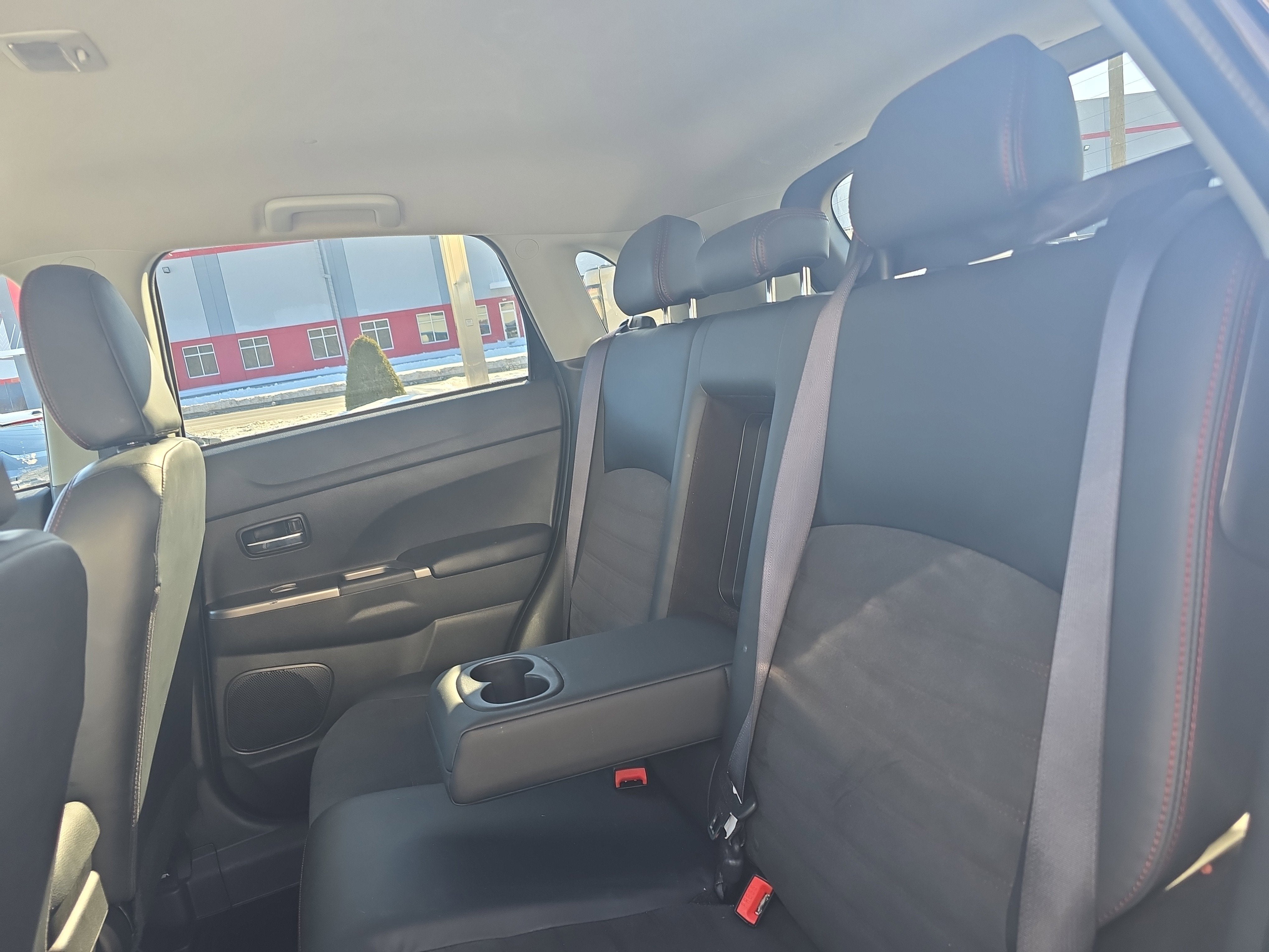 2025 Mitsubishi Outlander Sport S