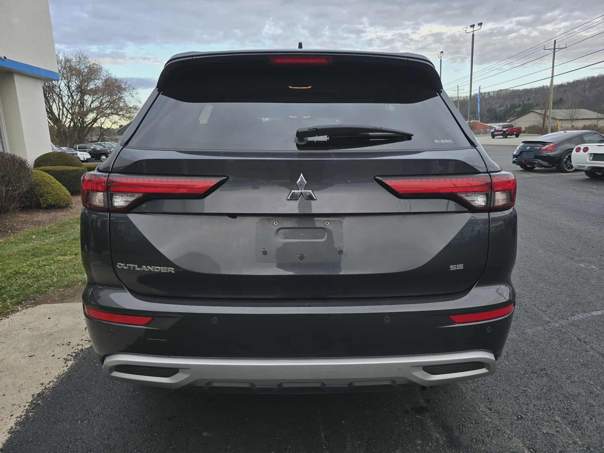 2024 Mitsubishi Outlander SE