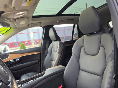2024 Volvo XC90 Plus Bright Theme